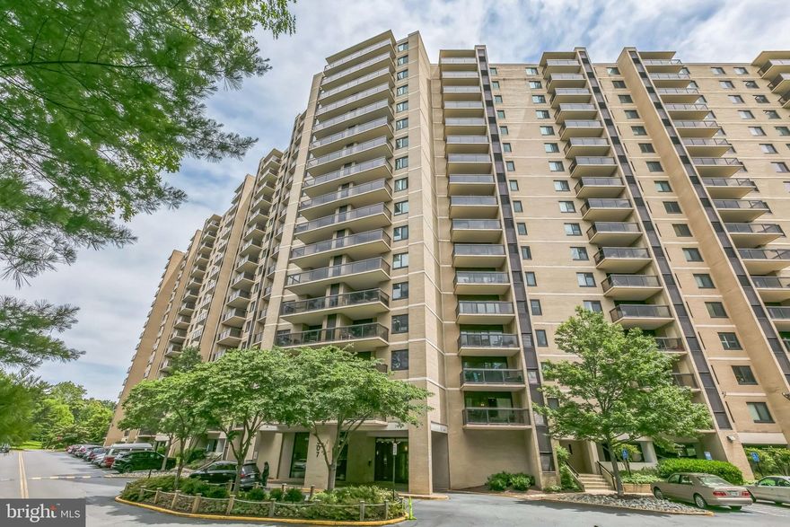 Welcome to the Watergate at Landmark.   Updated  2 BR 1.5 BA.   Bright and open featuring oversized balcony with spectacular view s overlooking the mature trees off the living room.
Freshly painted, New carpet, New washer and dryer, New refrigerator, New dishwasher,  stove (2023)
HVAC (2022), Hardwood floors on Living area.  24/7 building security, resort-like amenities and features, Watergate at Landmark is truly one-of-a-kind, as all utilities and famous amenities are included in the monthly condo fee. Enjoy Indoor Pool with Lap lanes, Social Area and Jacuzzi, Pickleball Courts, Free Shuttle to Van Dorn Metro (Blue Line), Convenience Store, Restaurant, Fitness Center, Saunas, Billiards, Ping Pong, Library, Community Center, Activities for All Ages, Sprawling Outdoor Pool with Lap-lanes, Diving Area and Social Area, Gazebos, Over a Mile of Jog/Walking Path, Tot Lot, 4 Outdoor lighted Tennis Courts, 2 Indoor Tennis Courts, Racquetball, Picnic Areas & Grills, Award Winning Landscaping, Car Washing Area, Basketball Court and Much More! Located just over a mile from Metro for easy commuting or transportation needs!