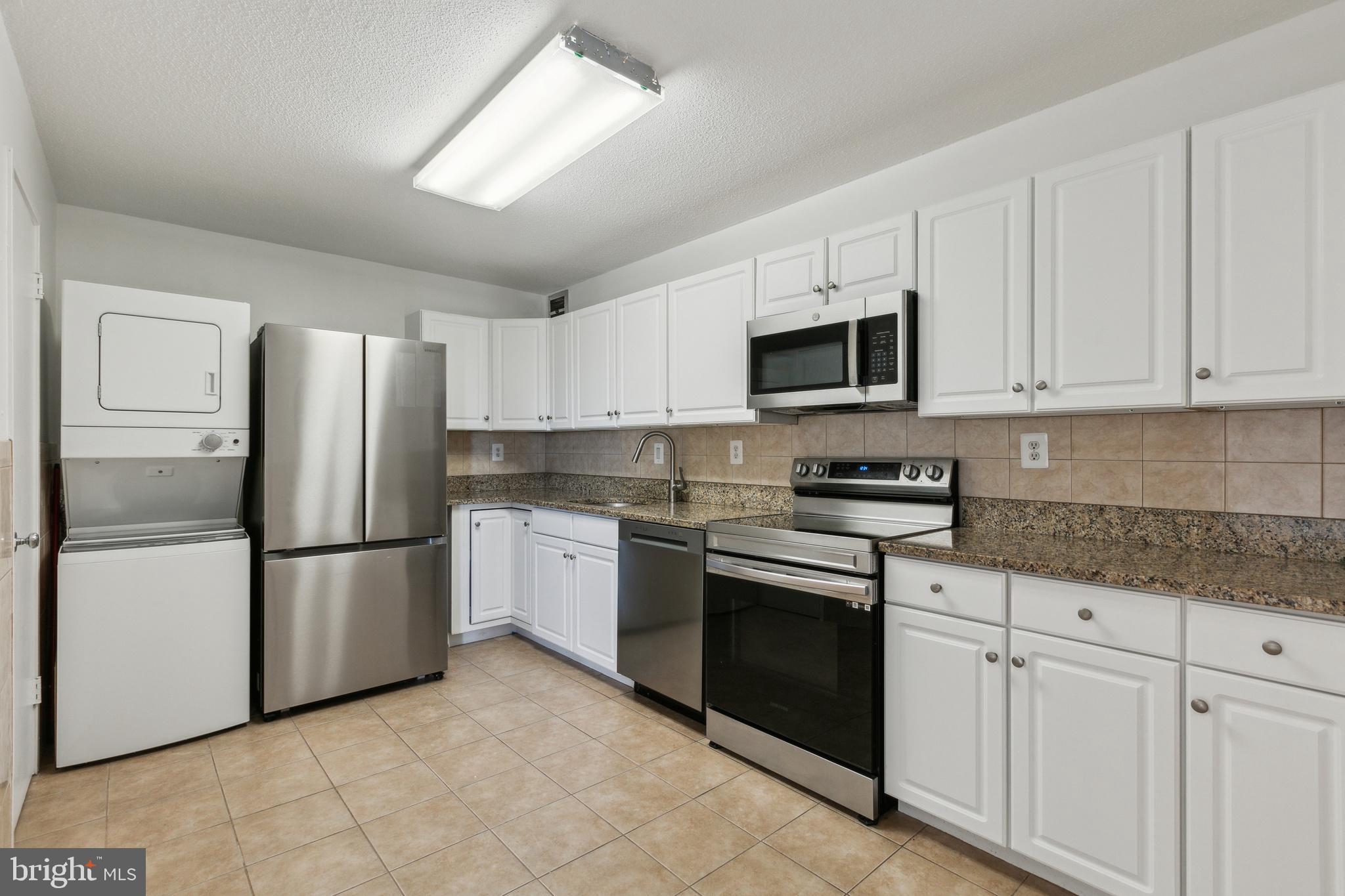 WATERGATE AT LANDMARK - Residential