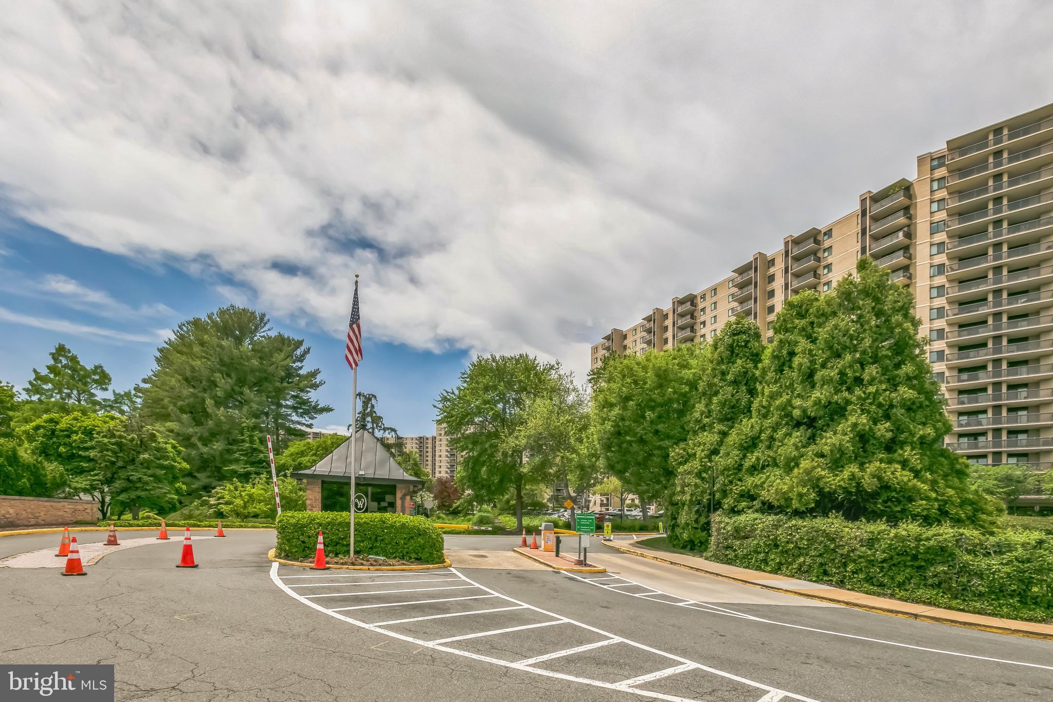 WATERGATE AT LANDMARK - Residential