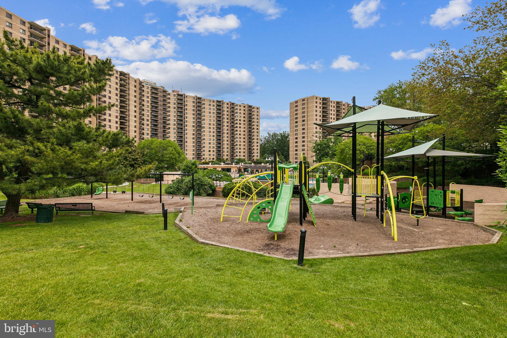 WATERGATE AT LANDMARK - Residential