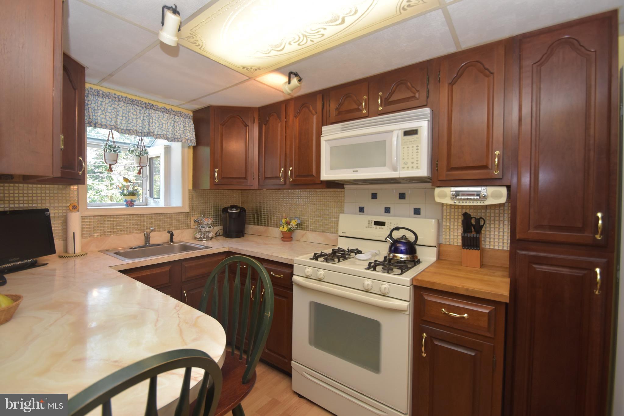 ARBOUR MANOR - Residential