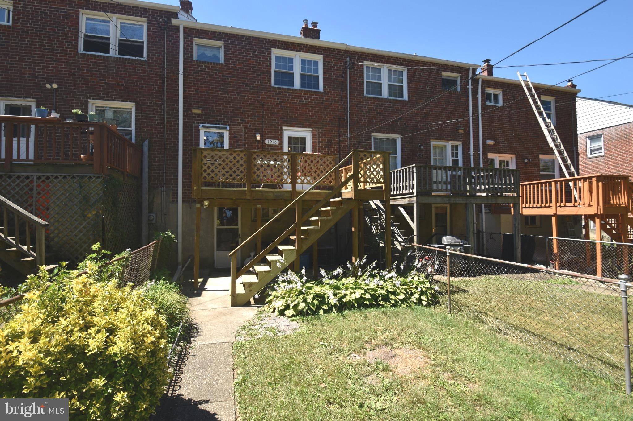 ARBOUR MANOR - Residential