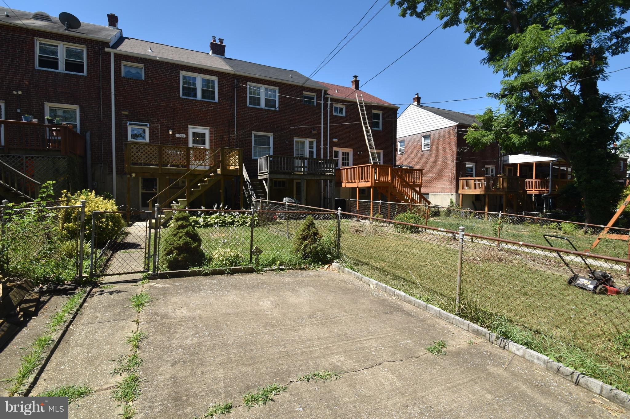 ARBOUR MANOR - Residential