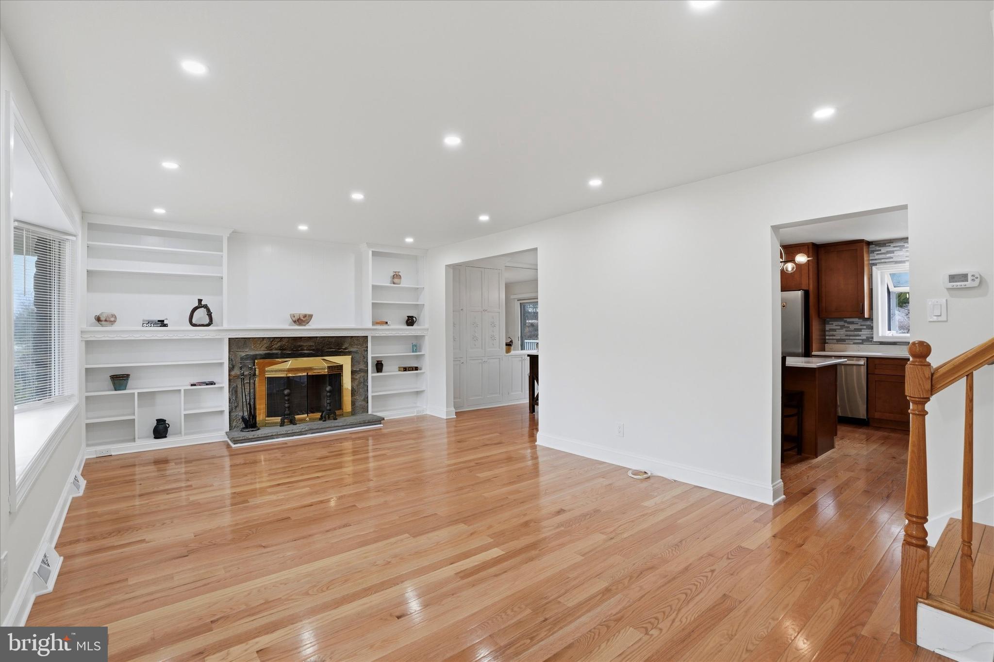 MEADOWLANDS MANOR - Residential