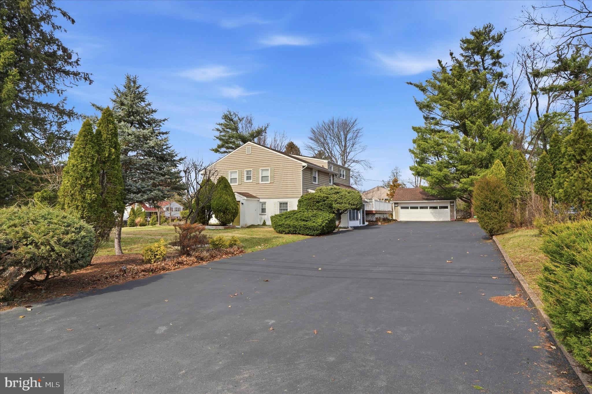 MEADOWLANDS MANOR - Residential