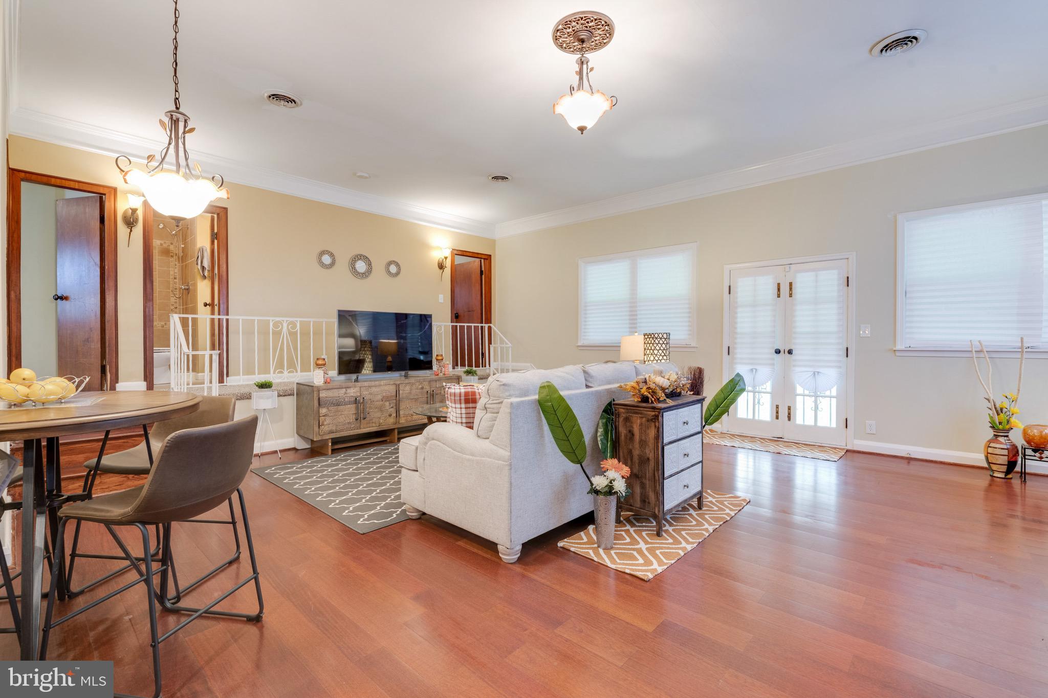 WEST ARLINGTON - Residential