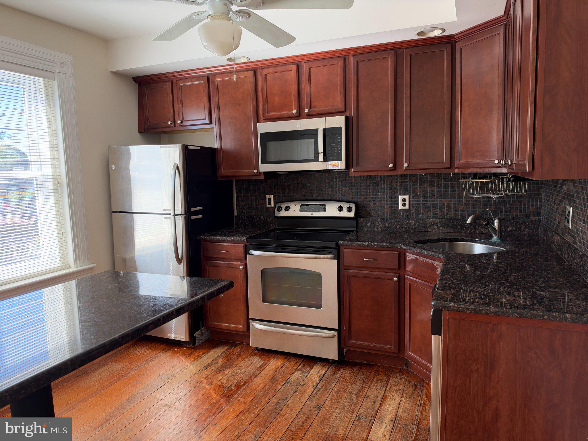 185 W COURT STREET 3