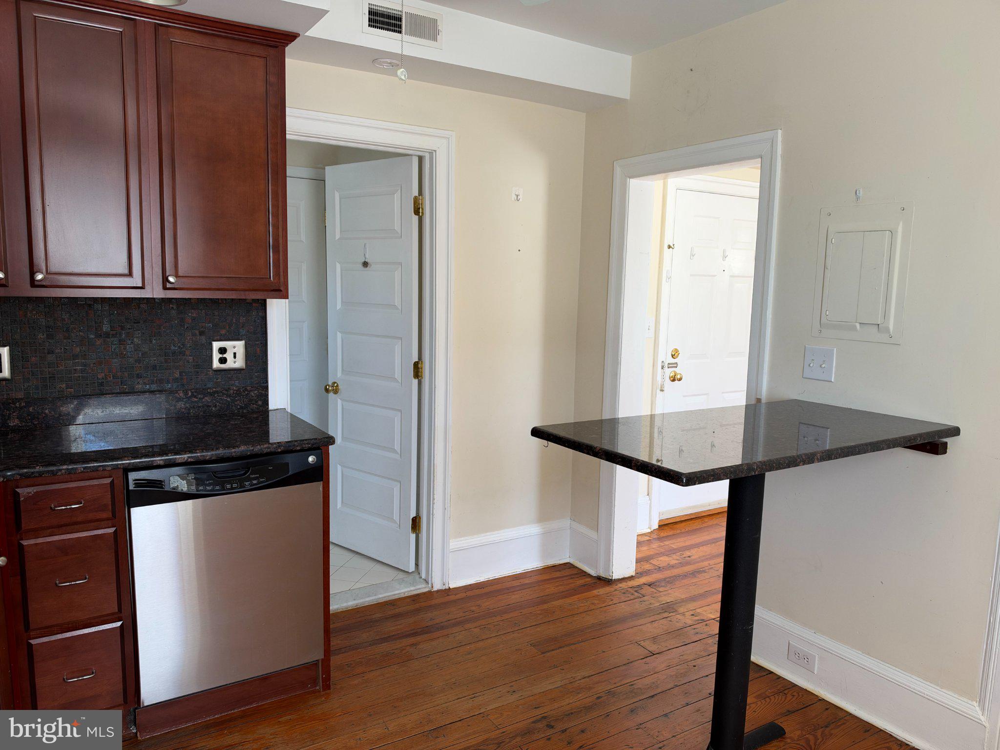 185 W COURT STREET 3