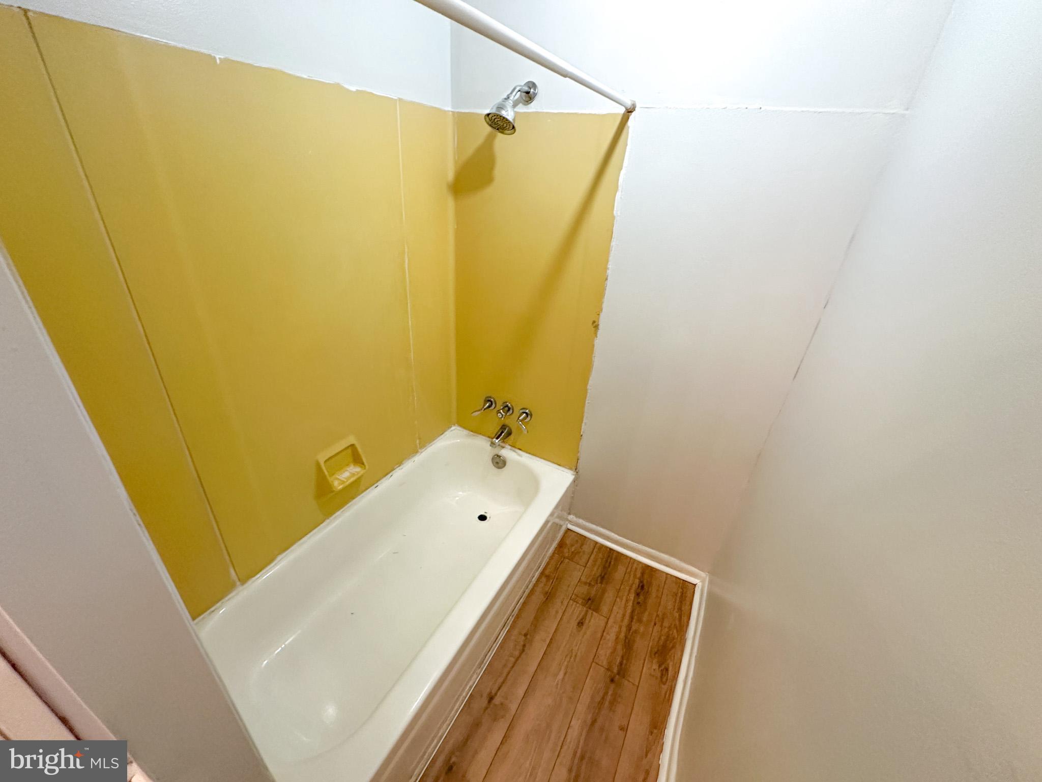 FRANKFORD - Residential Lease