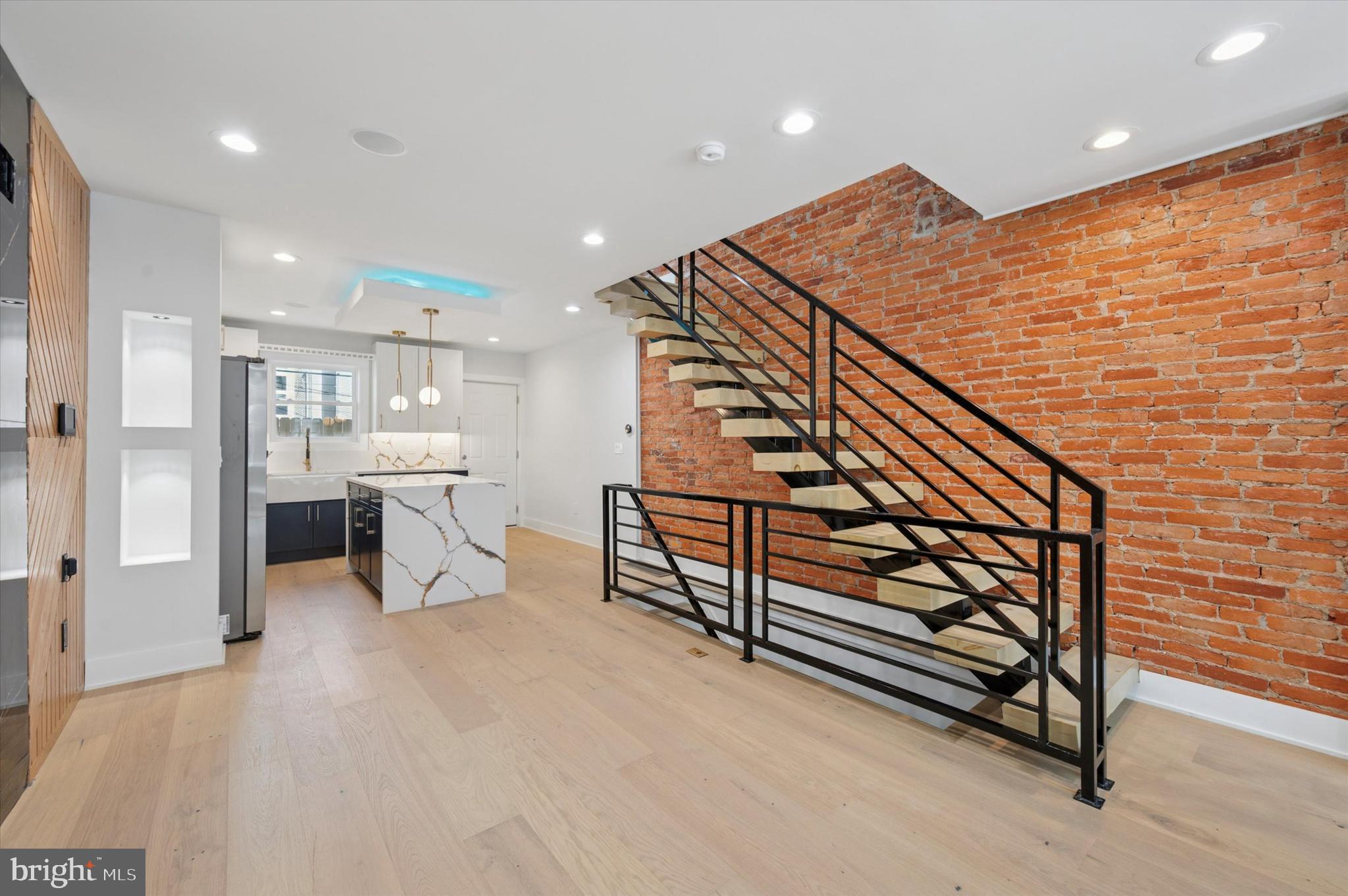 POINT BREEZE - Residential