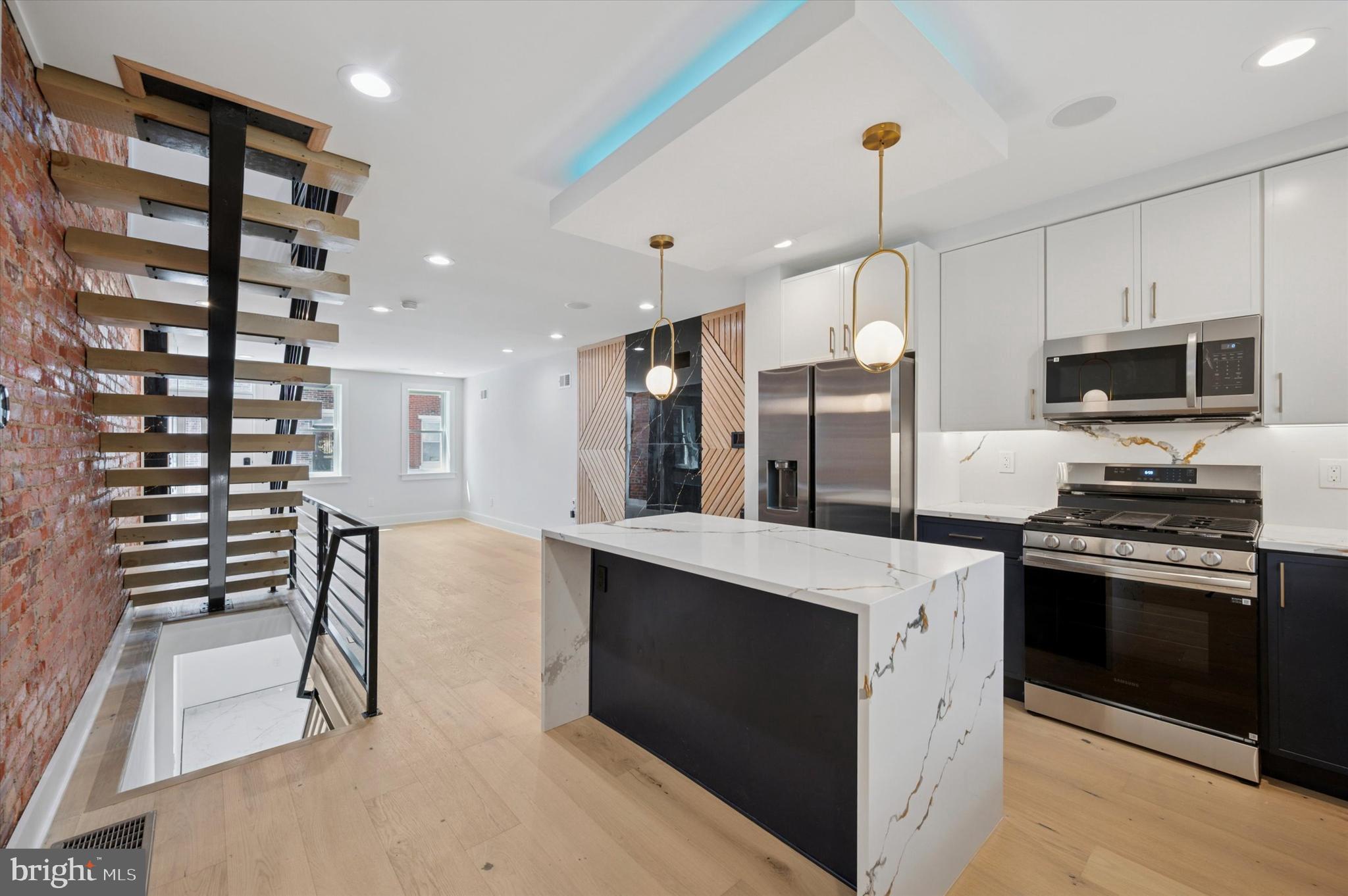 POINT BREEZE - Residential