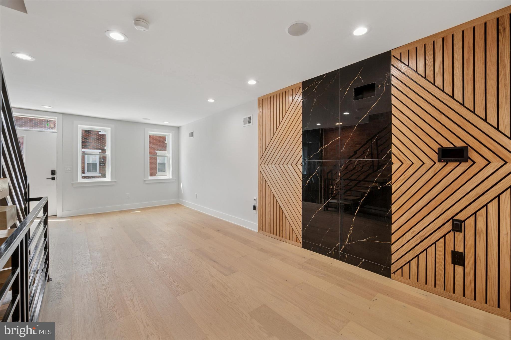 POINT BREEZE - Residential