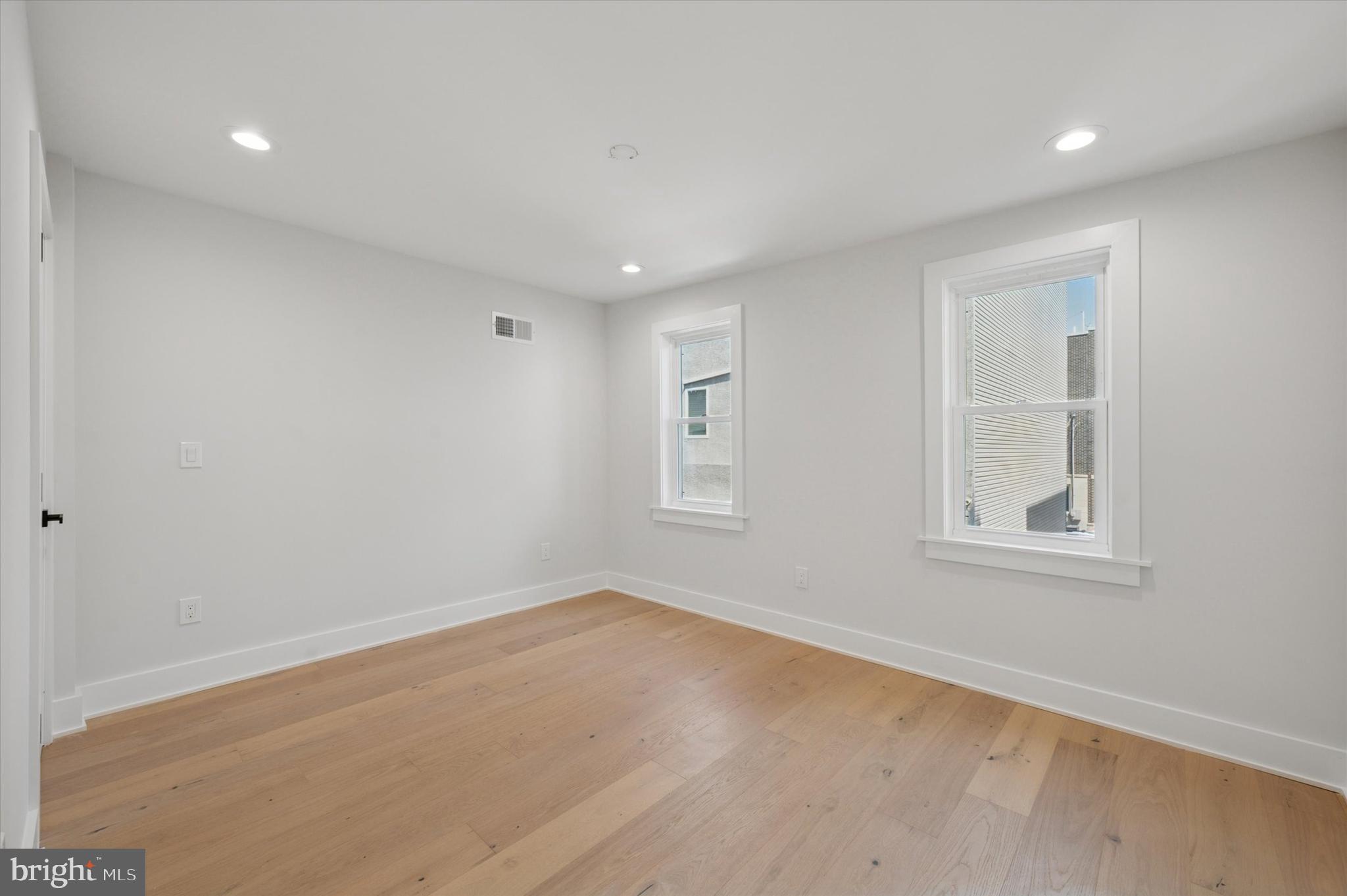 POINT BREEZE - Residential