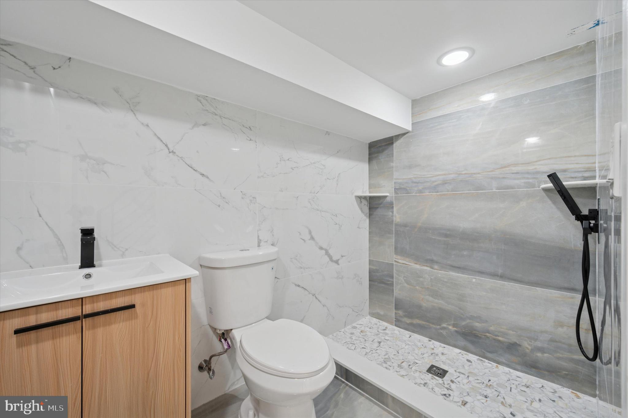 POINT BREEZE - Residential