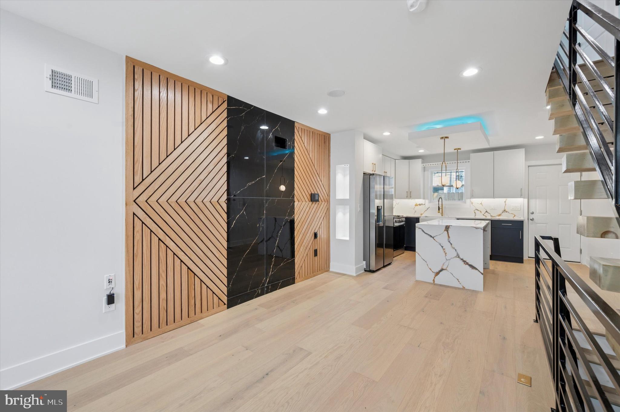 POINT BREEZE - Residential