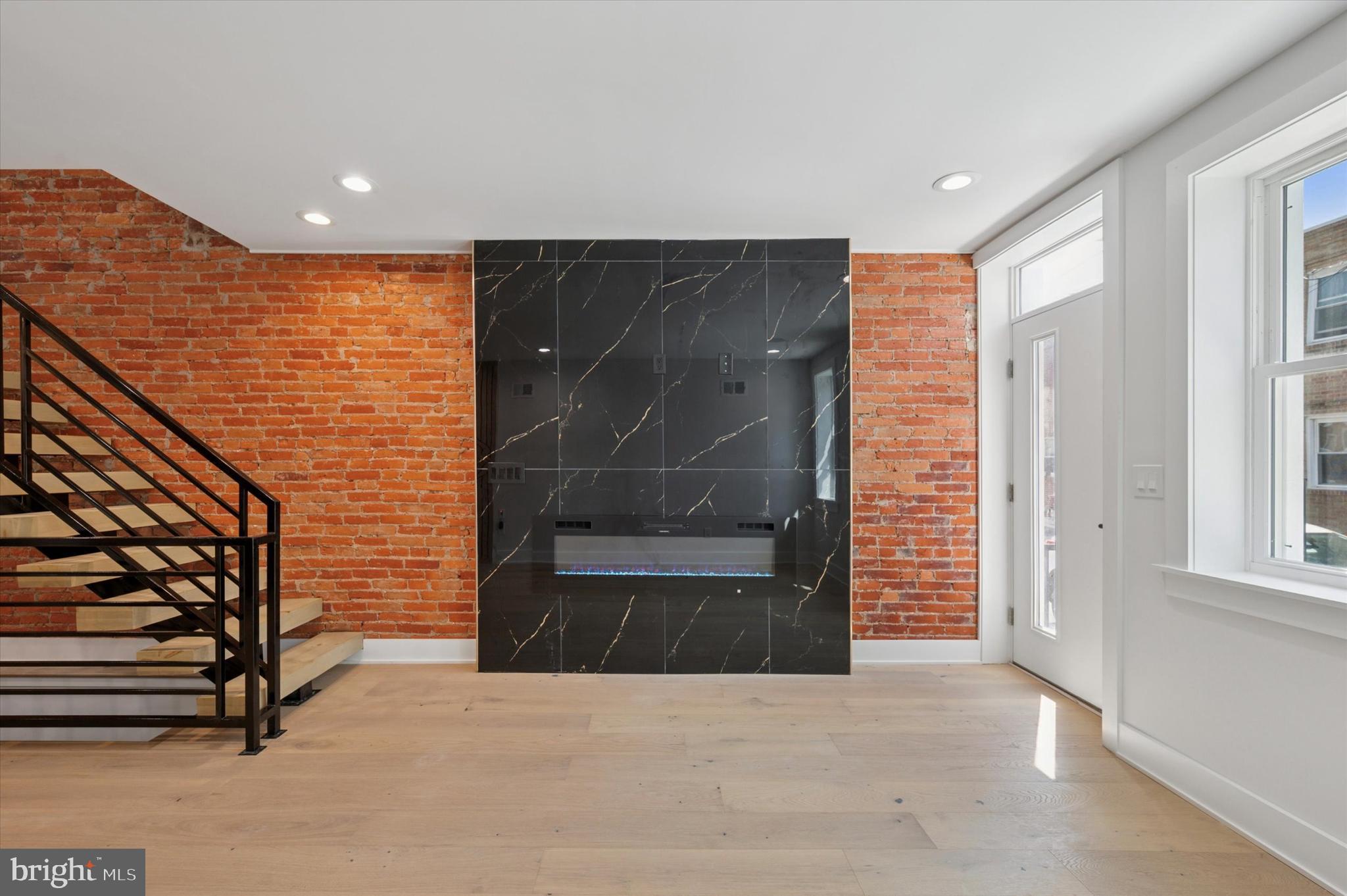 POINT BREEZE - Residential