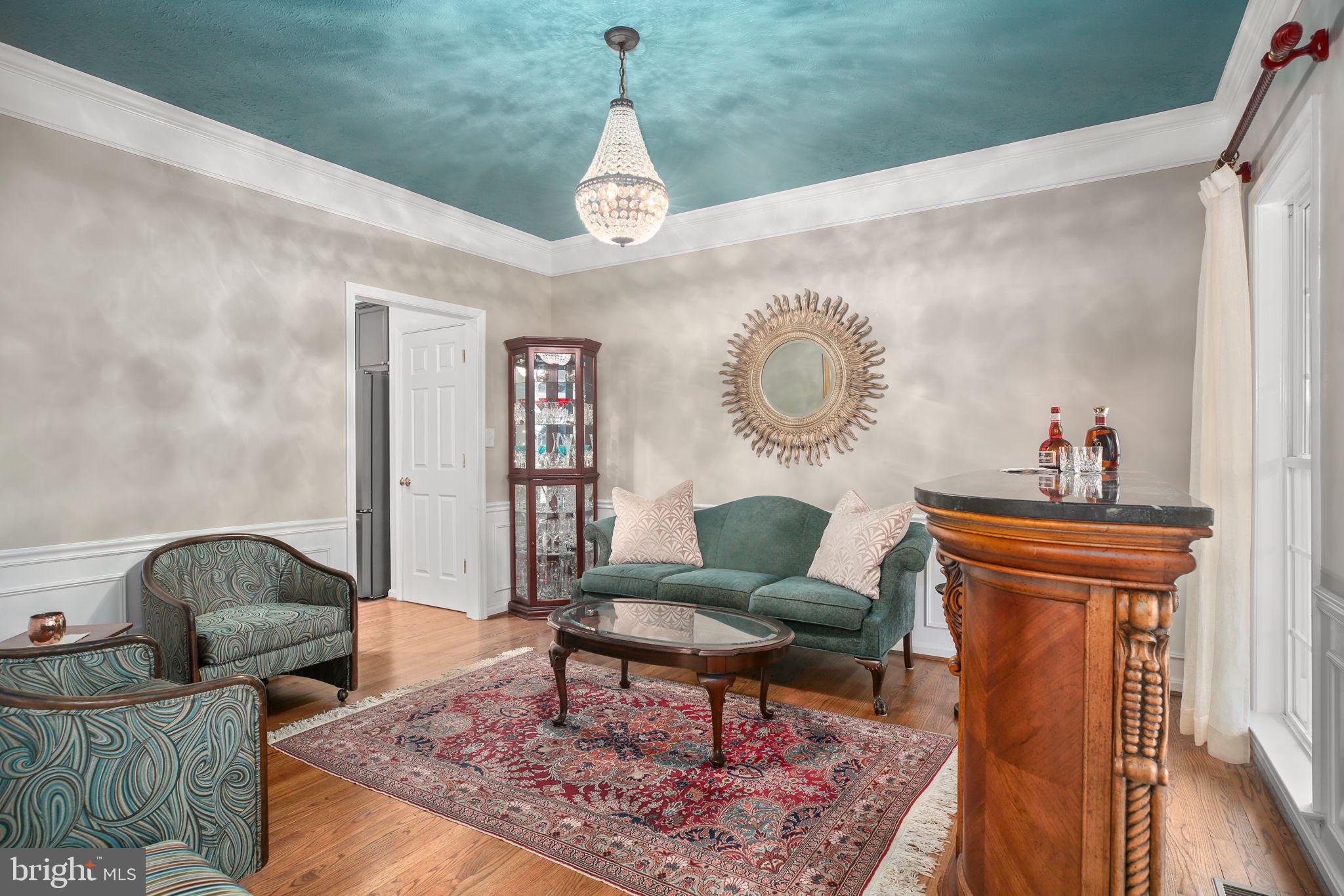 10215 NAPOLEON STREET