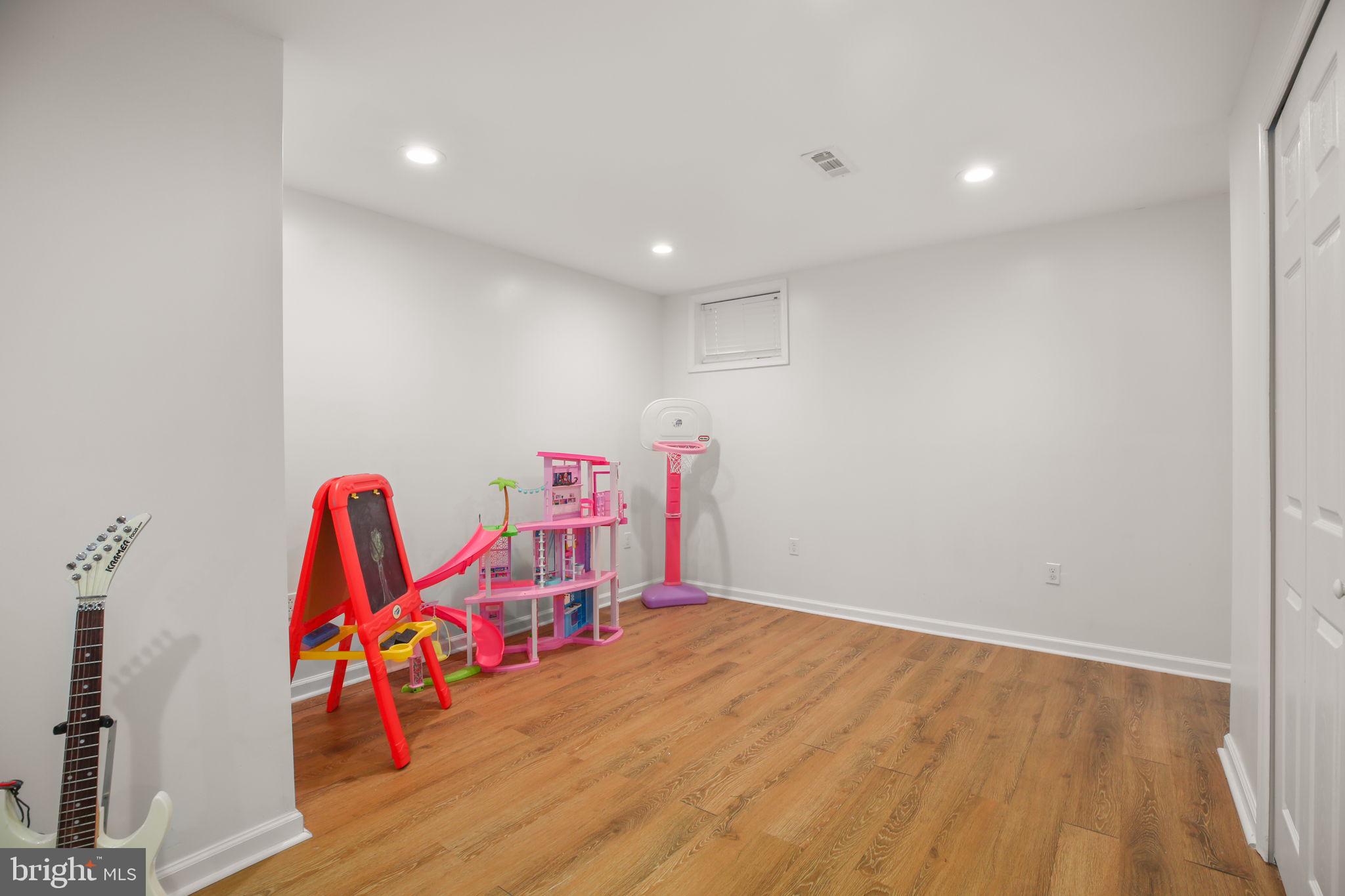 PELHAM'S CROSSING - Residential