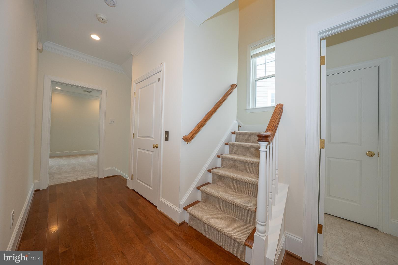 WHITEHALL - Residential