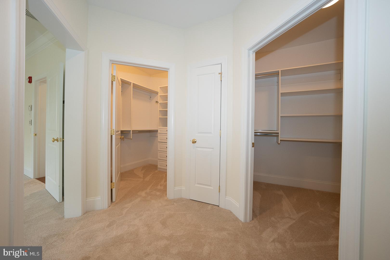 WHITEHALL - Residential