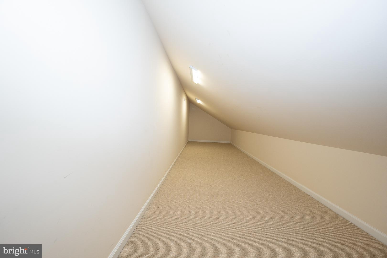 WHITEHALL - Residential