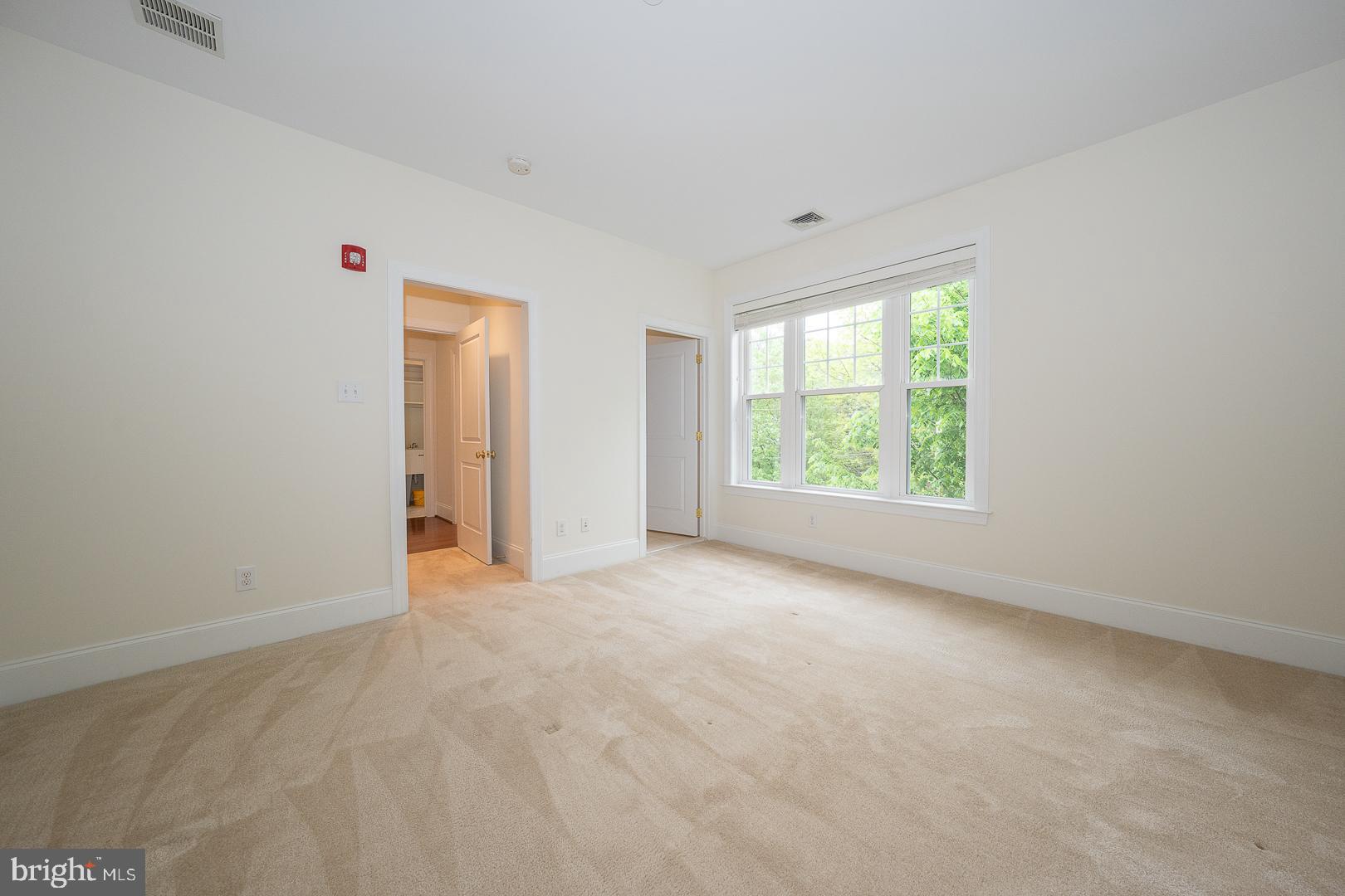 WHITEHALL - Residential