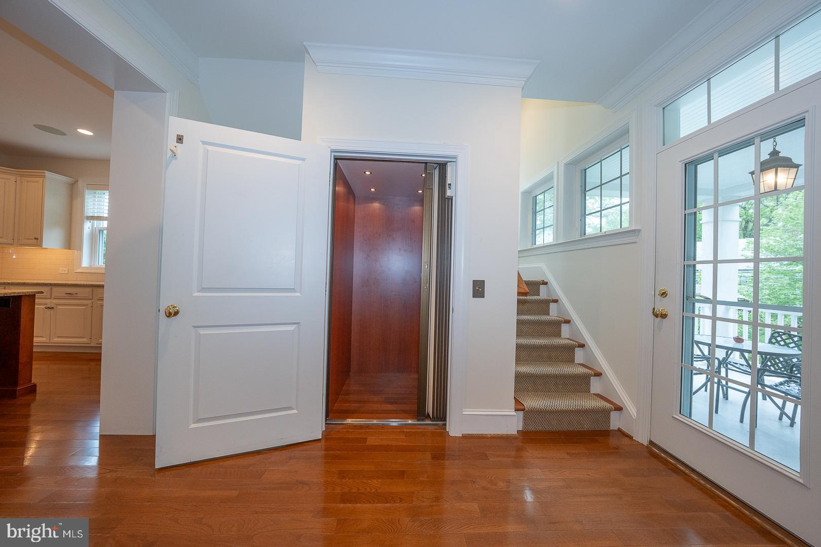 WHITEHALL - Residential