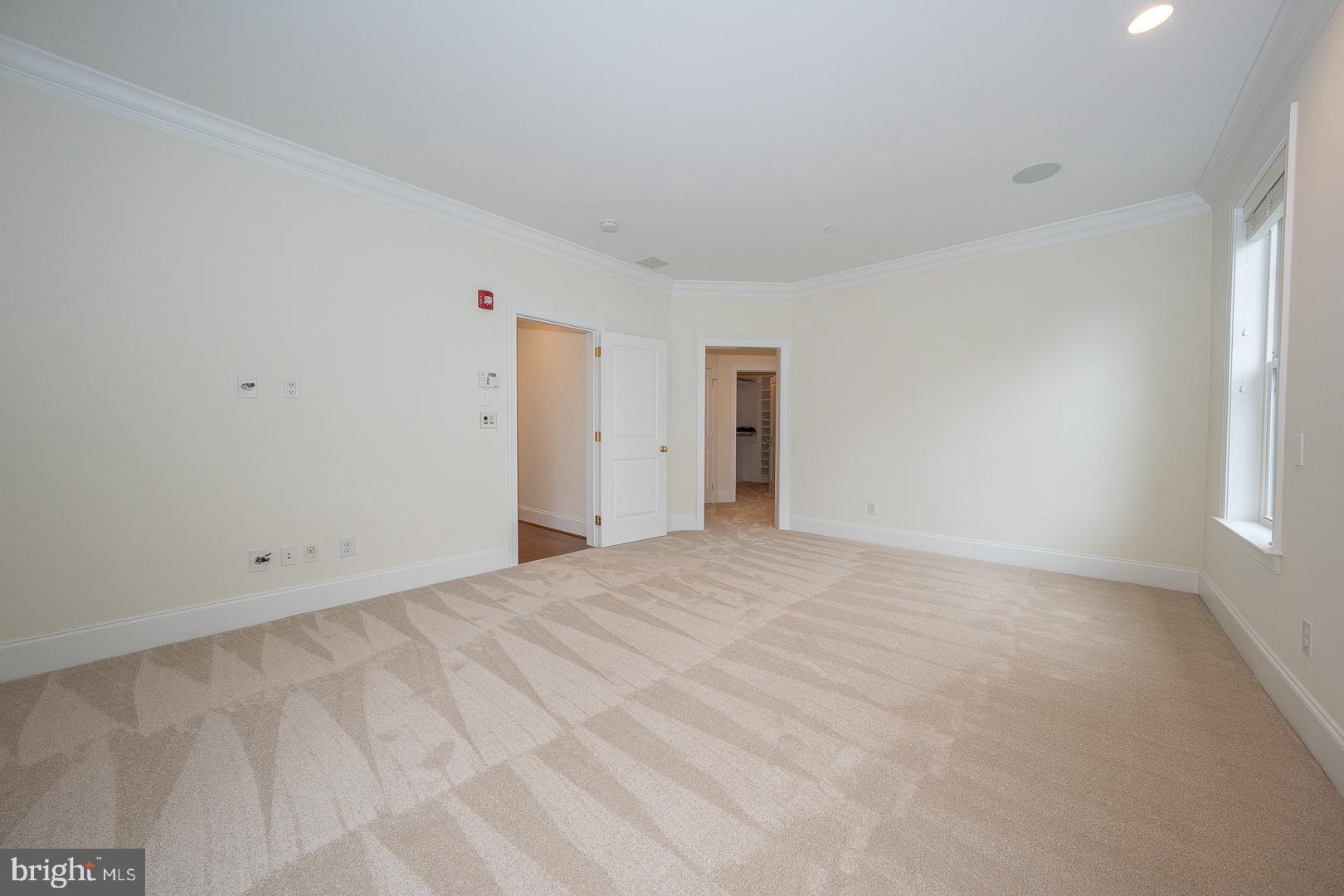 WHITEHALL - Residential