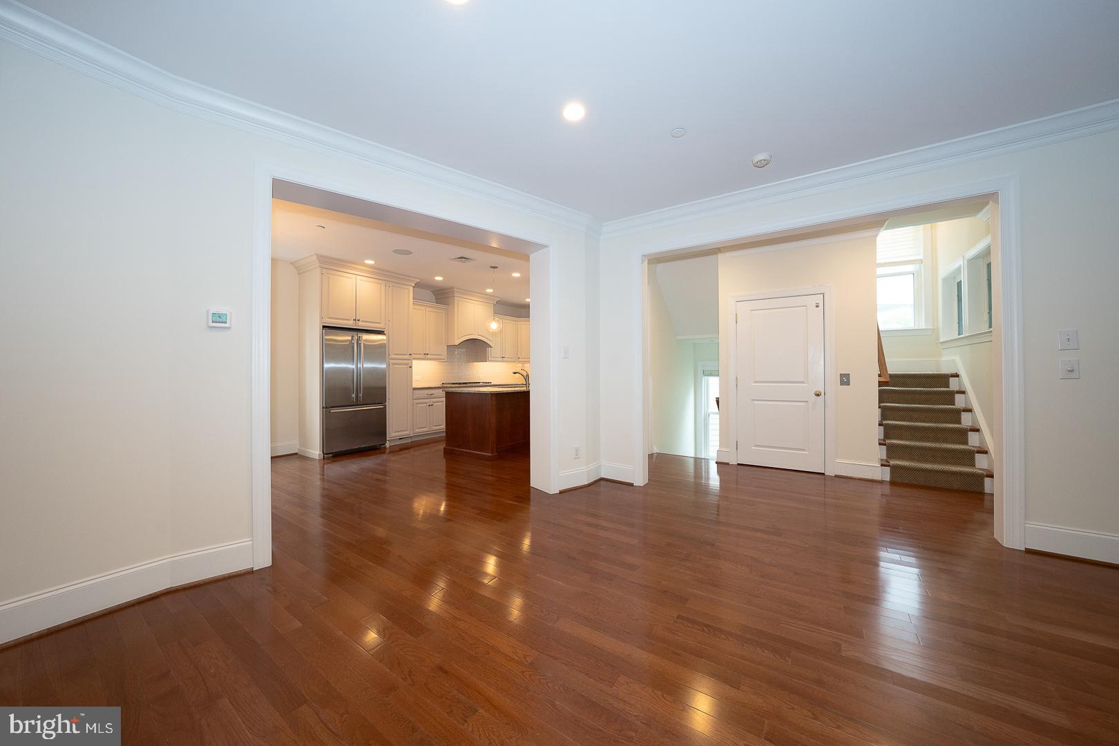 WHITEHALL - Residential