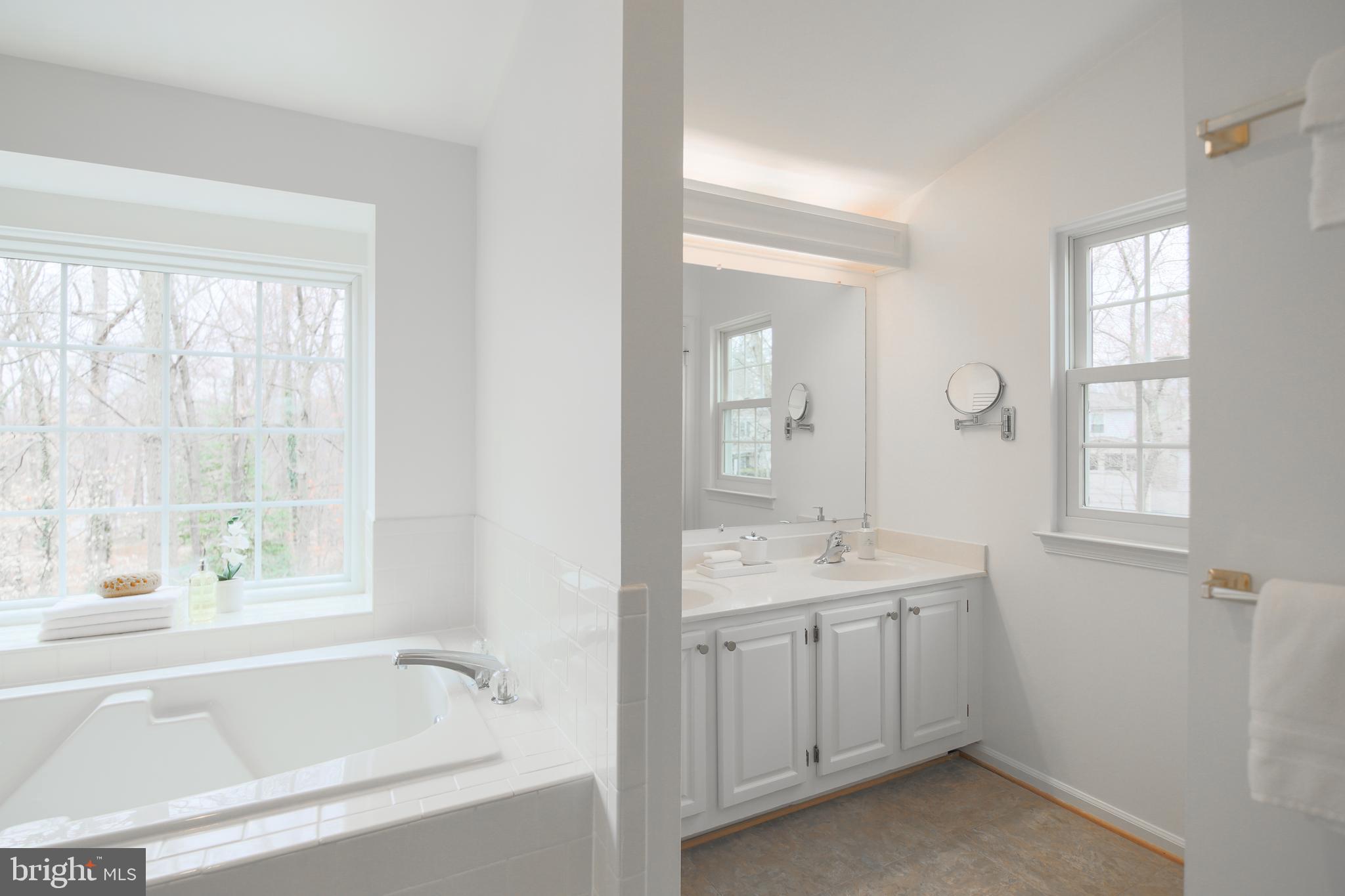 LAKE RIDGE - Residential