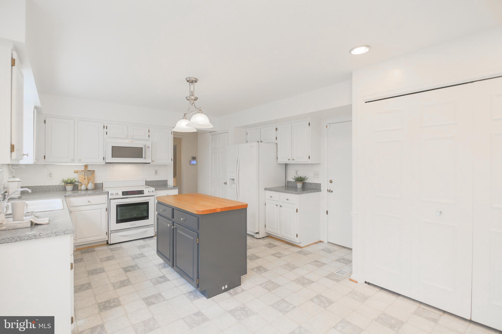 LAKE RIDGE - Residential