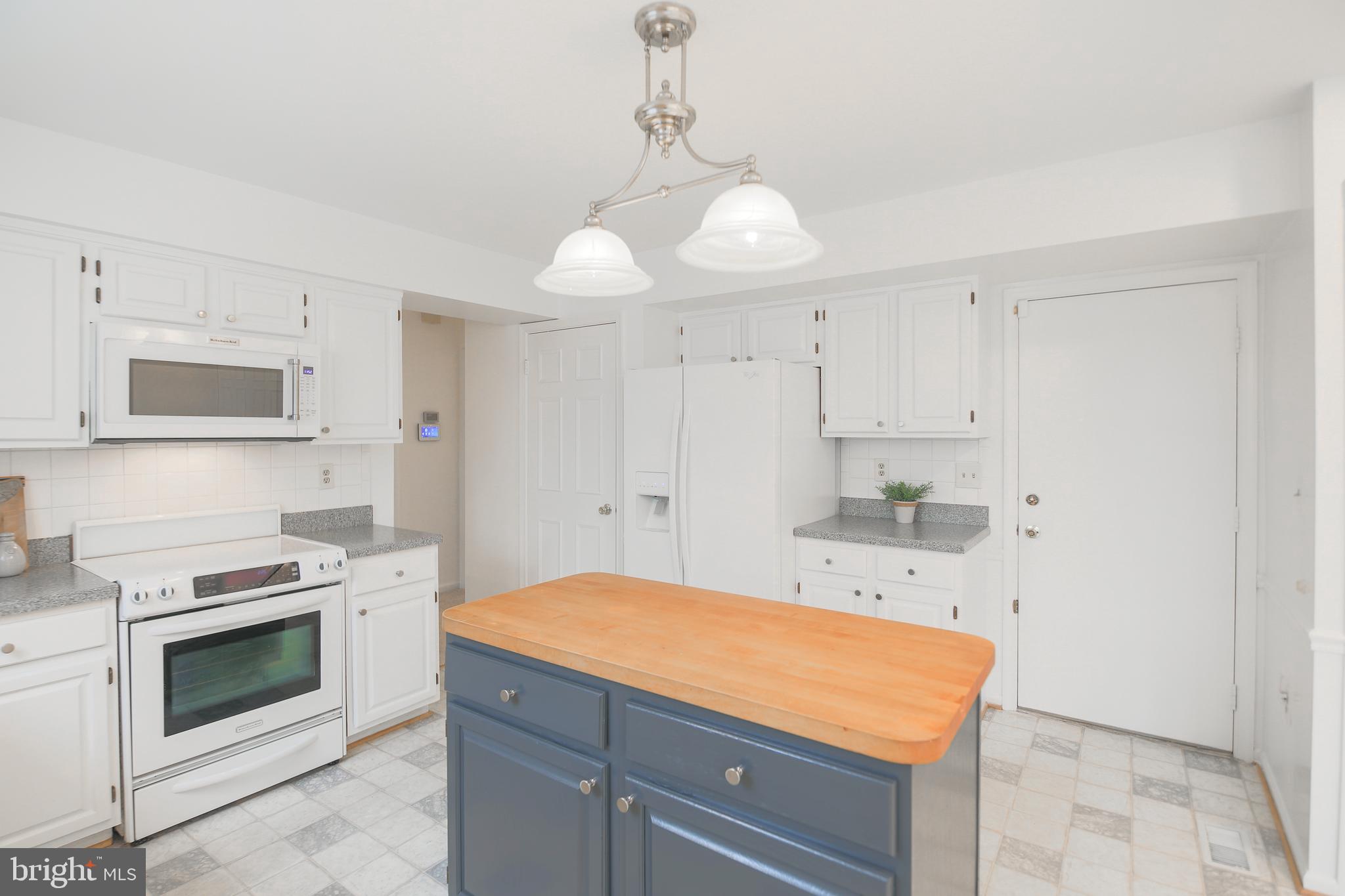 LAKE RIDGE - Residential