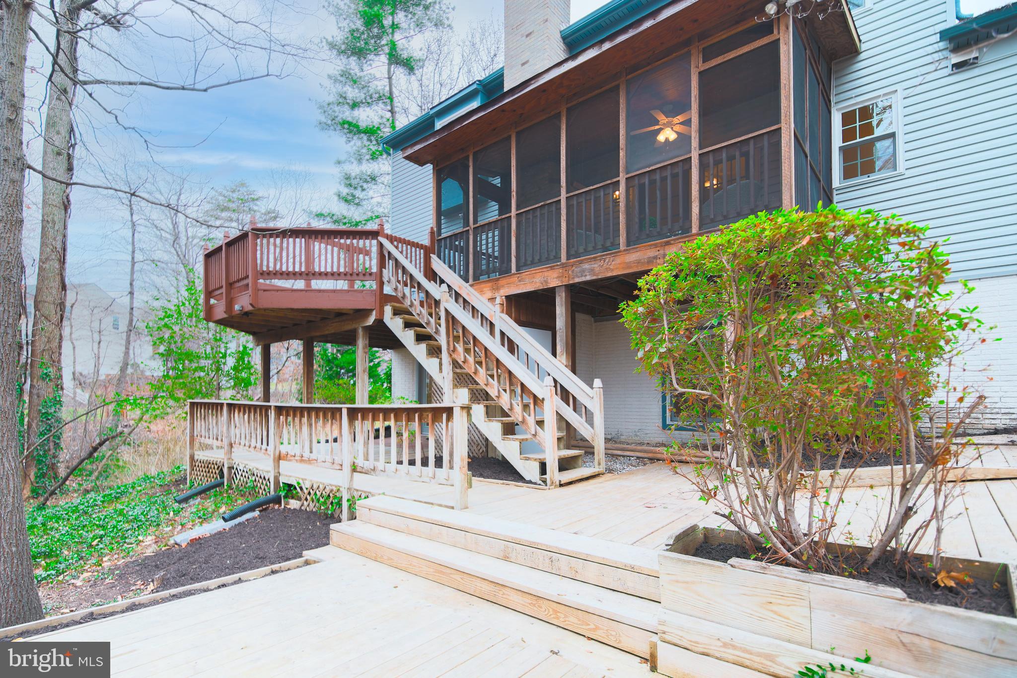 LAKE RIDGE - Residential