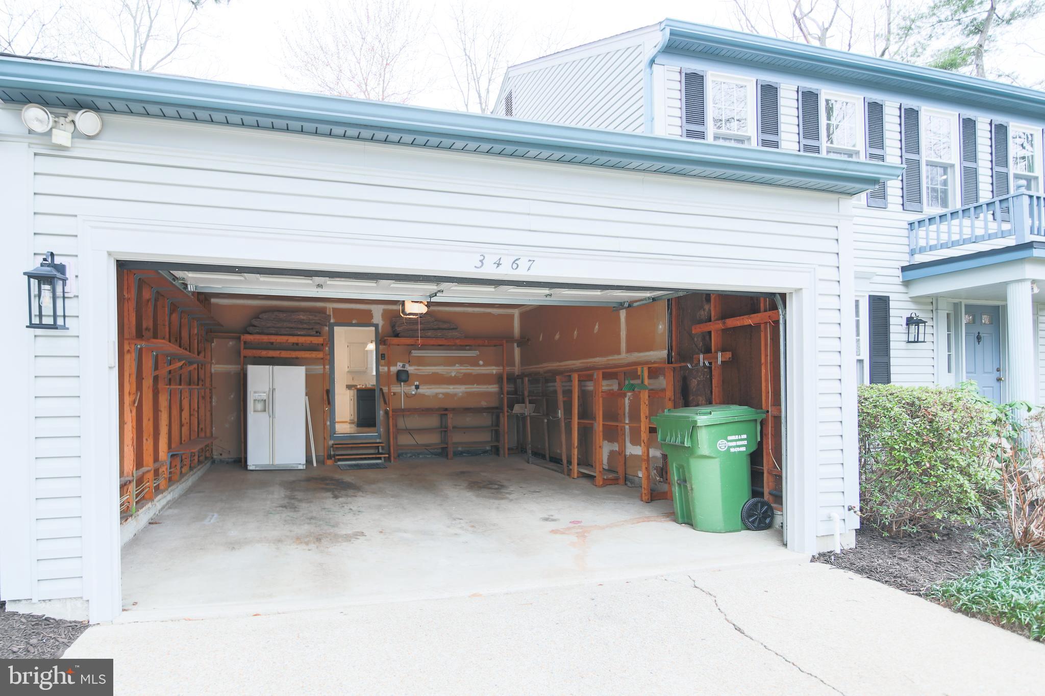 LAKE RIDGE - Residential