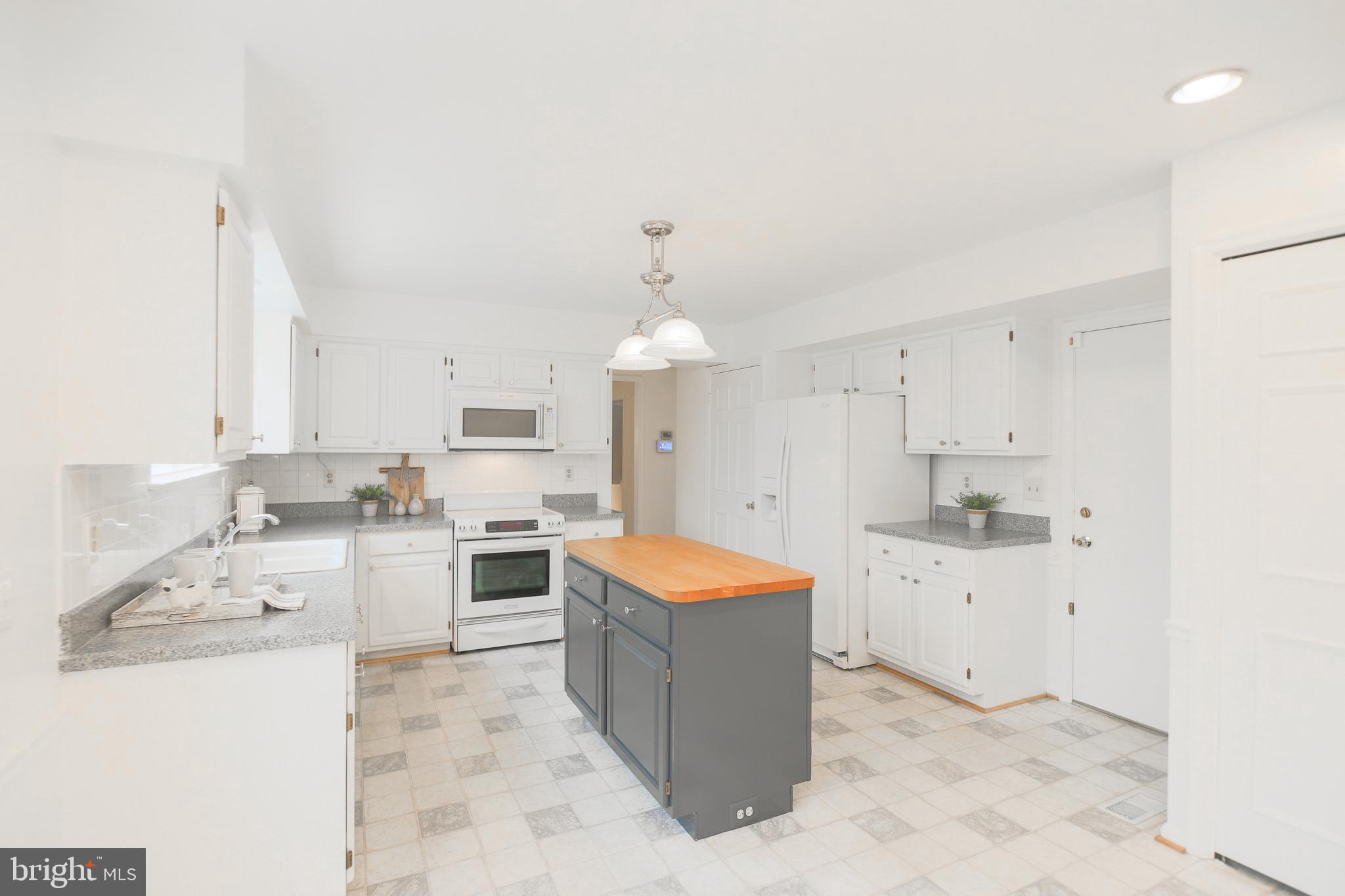 LAKE RIDGE - Residential