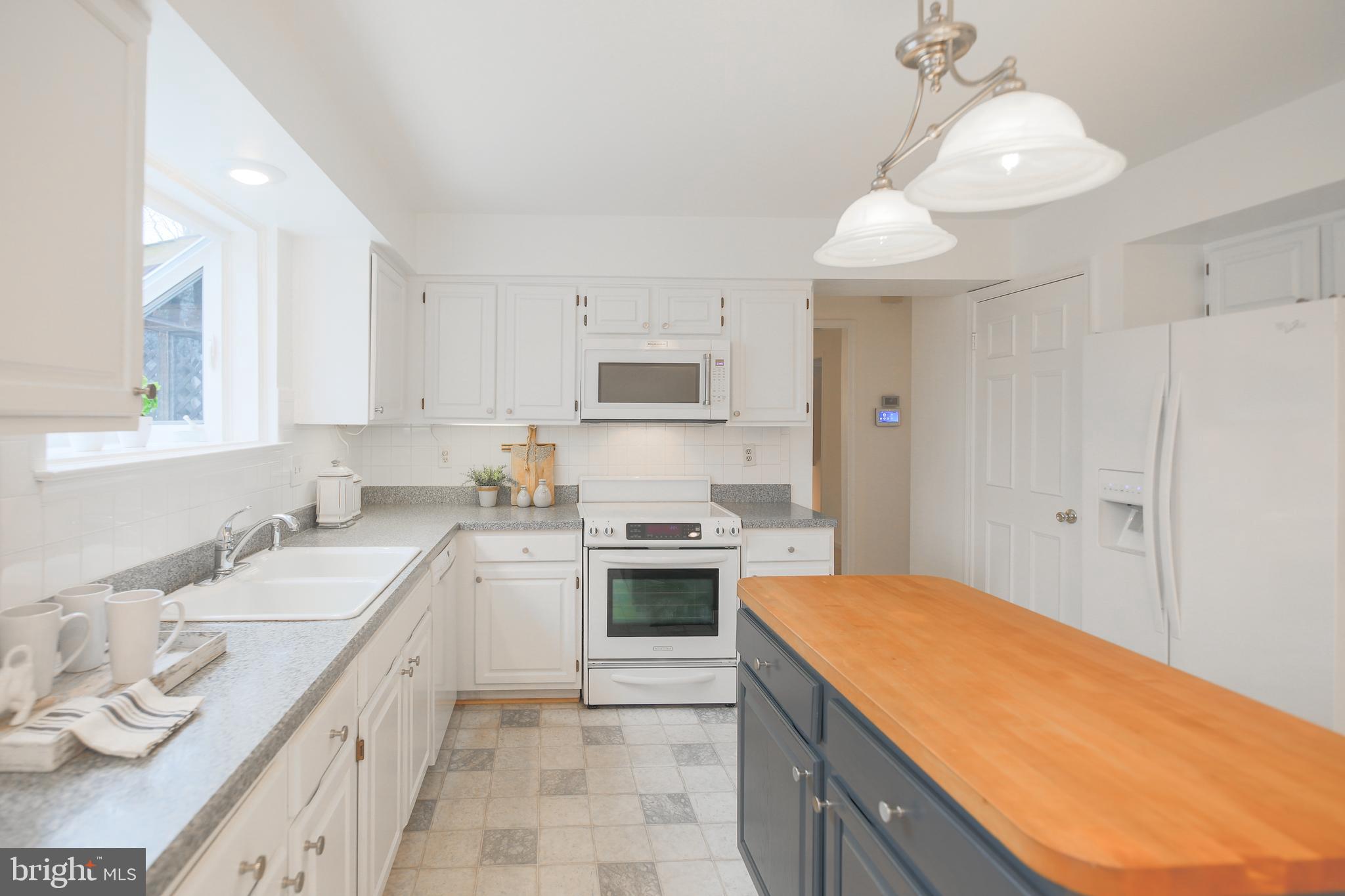 LAKE RIDGE - Residential