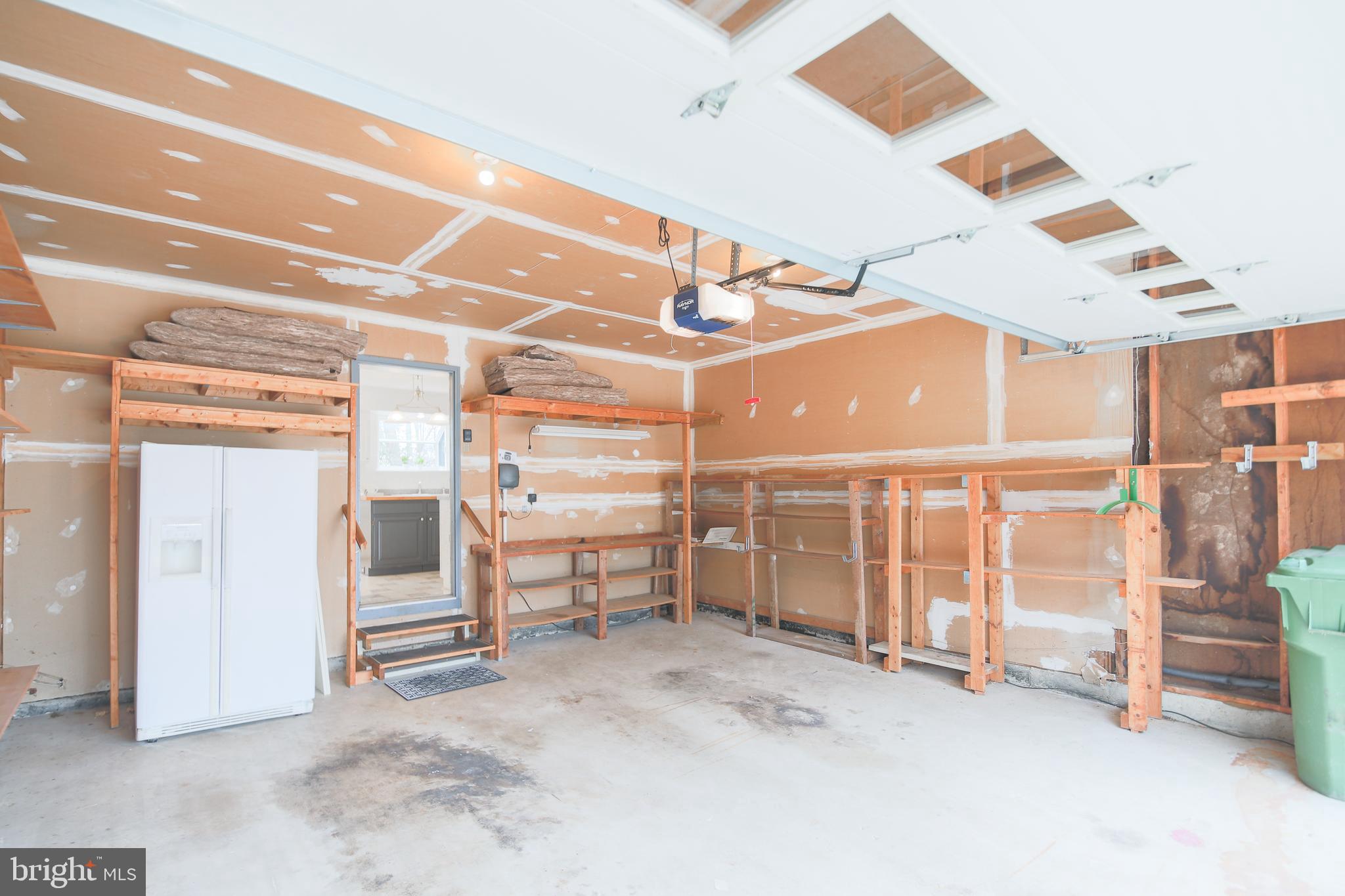 LAKE RIDGE - Residential