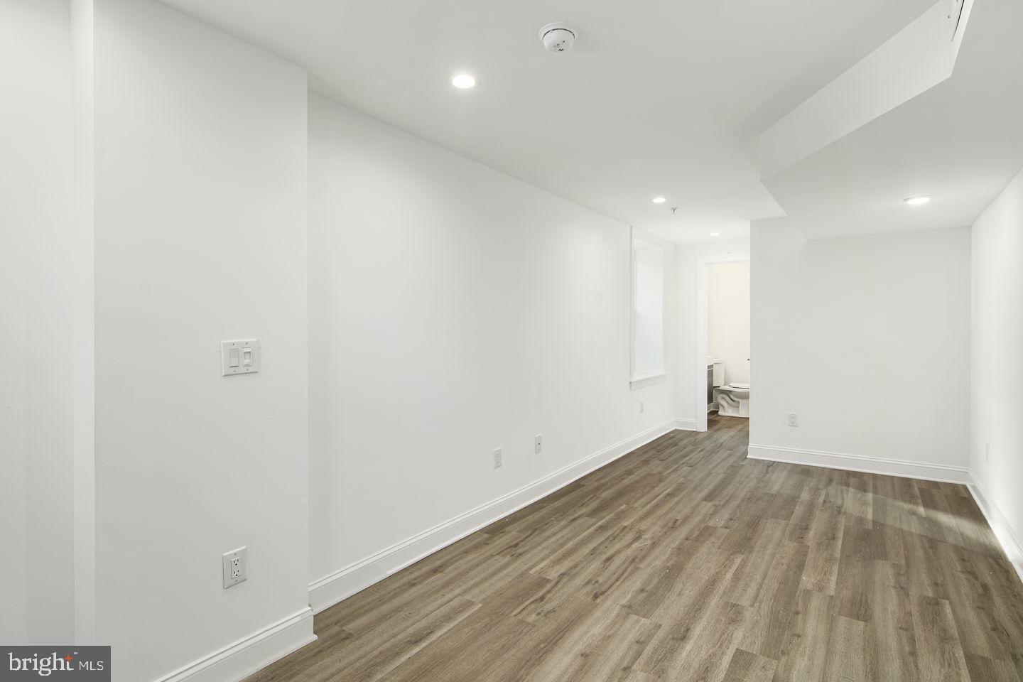 SPRING GARDEN - Residential Lease