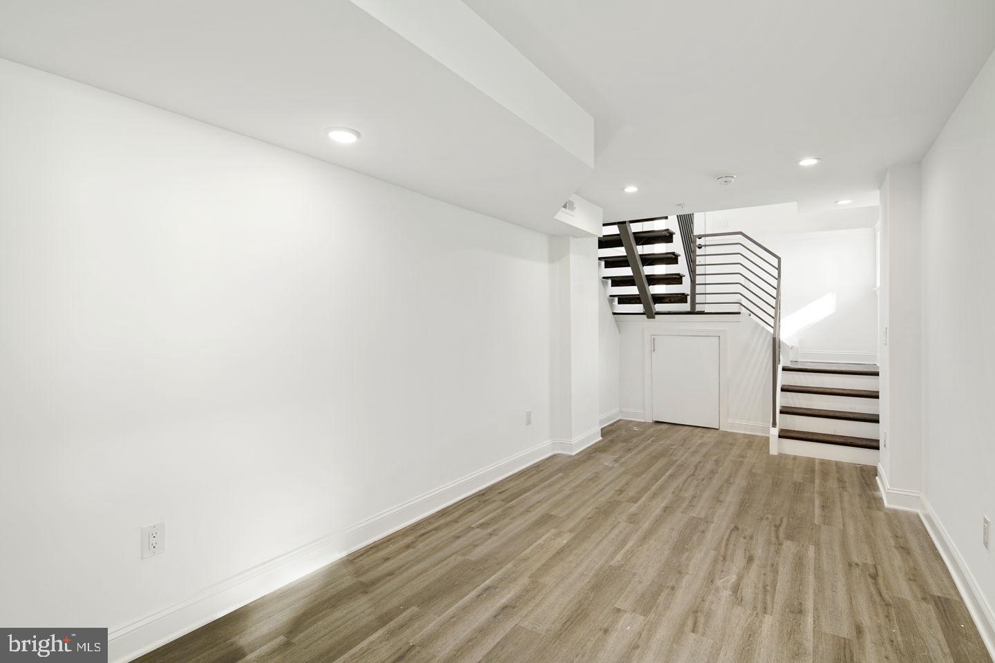 SPRING GARDEN - Residential Lease