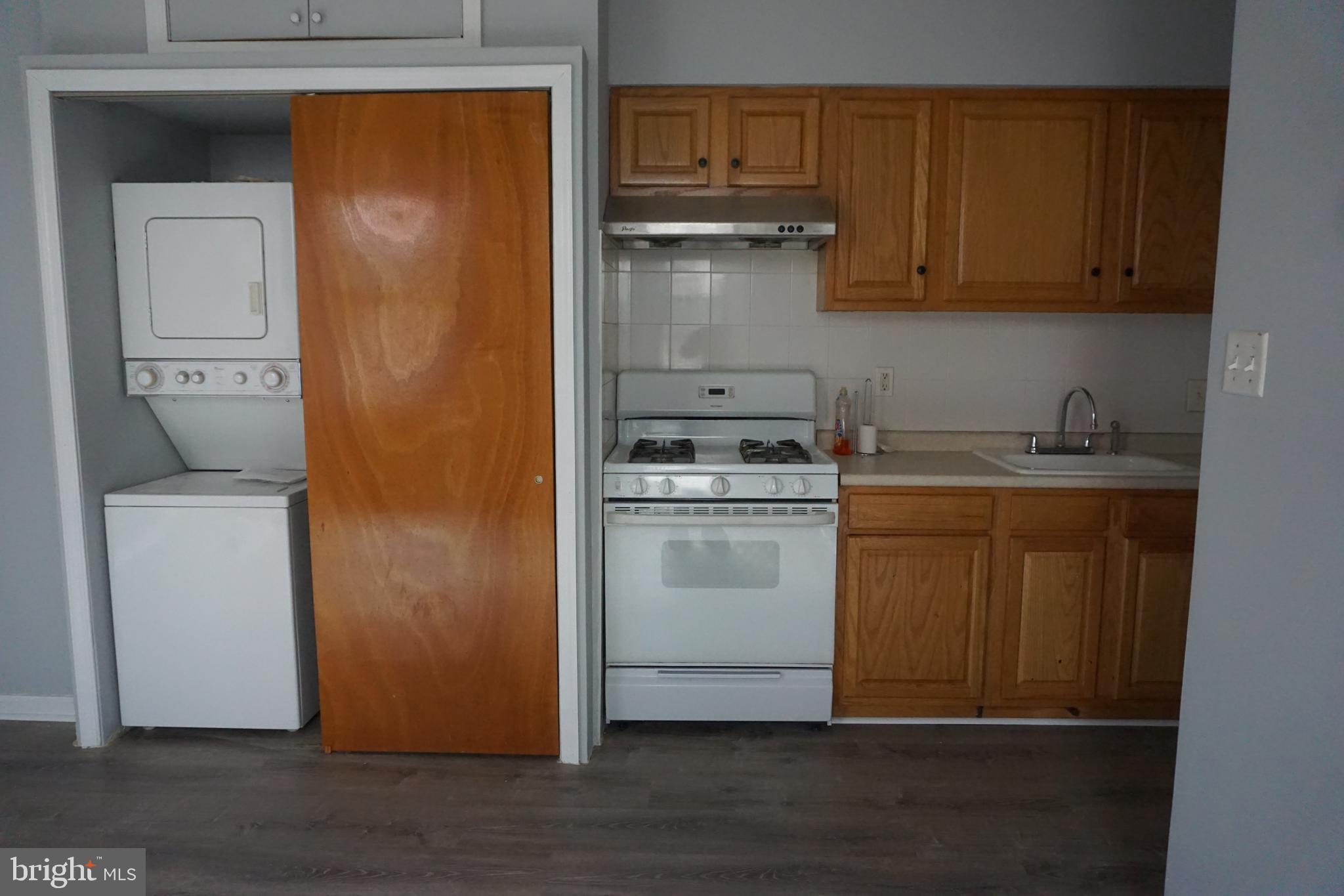 CHINATOWN - Residential Lease