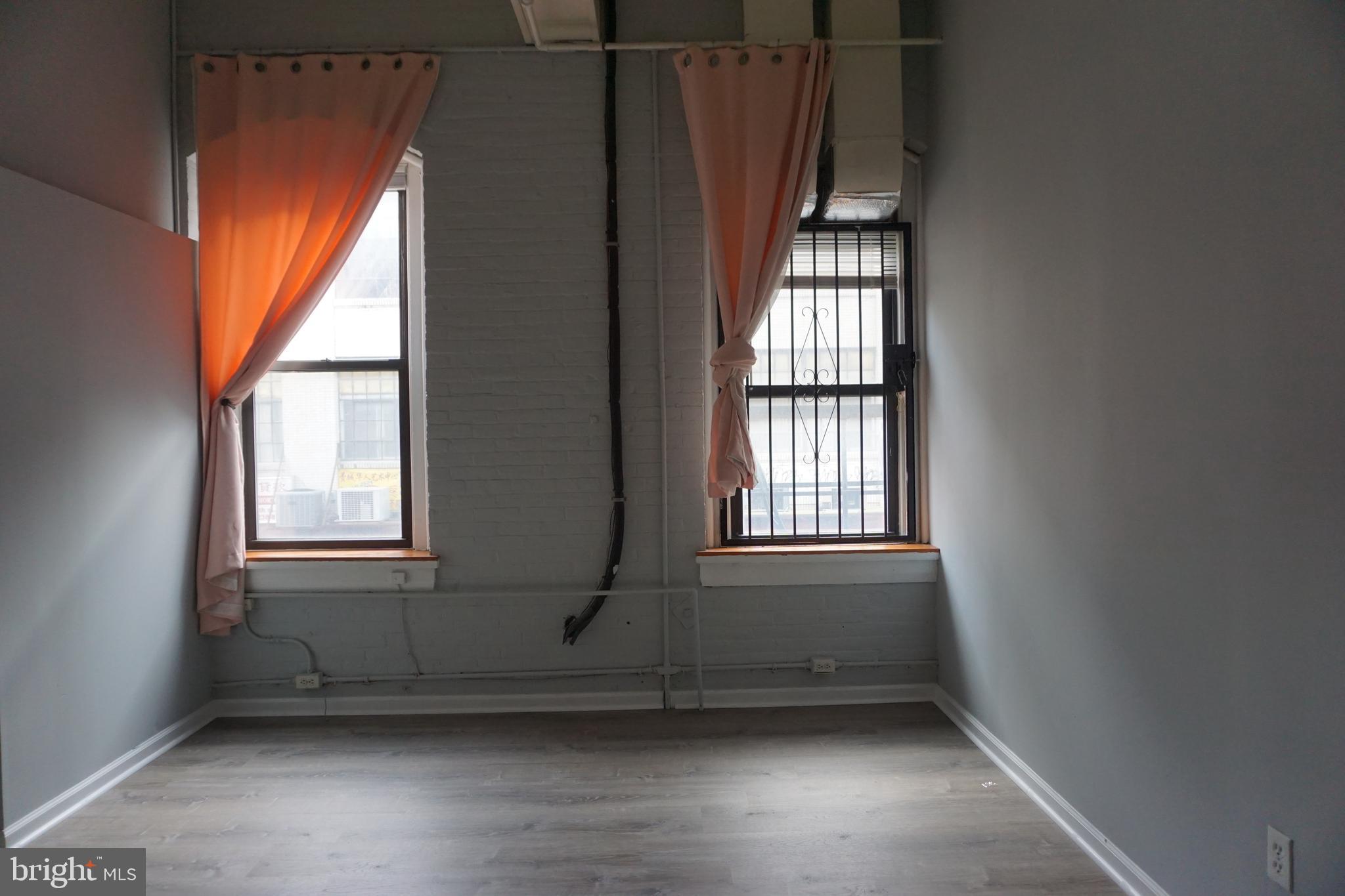 CHINATOWN - Residential Lease