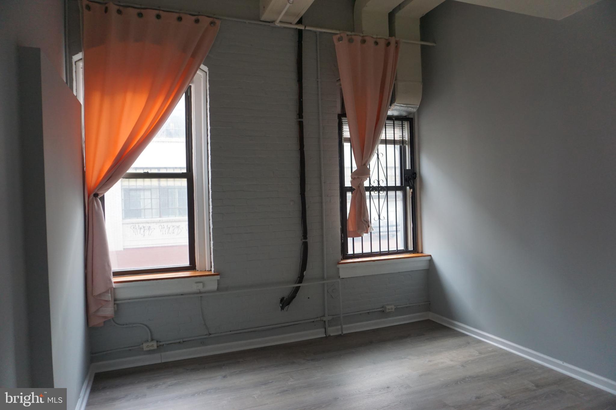 CHINATOWN - Residential Lease