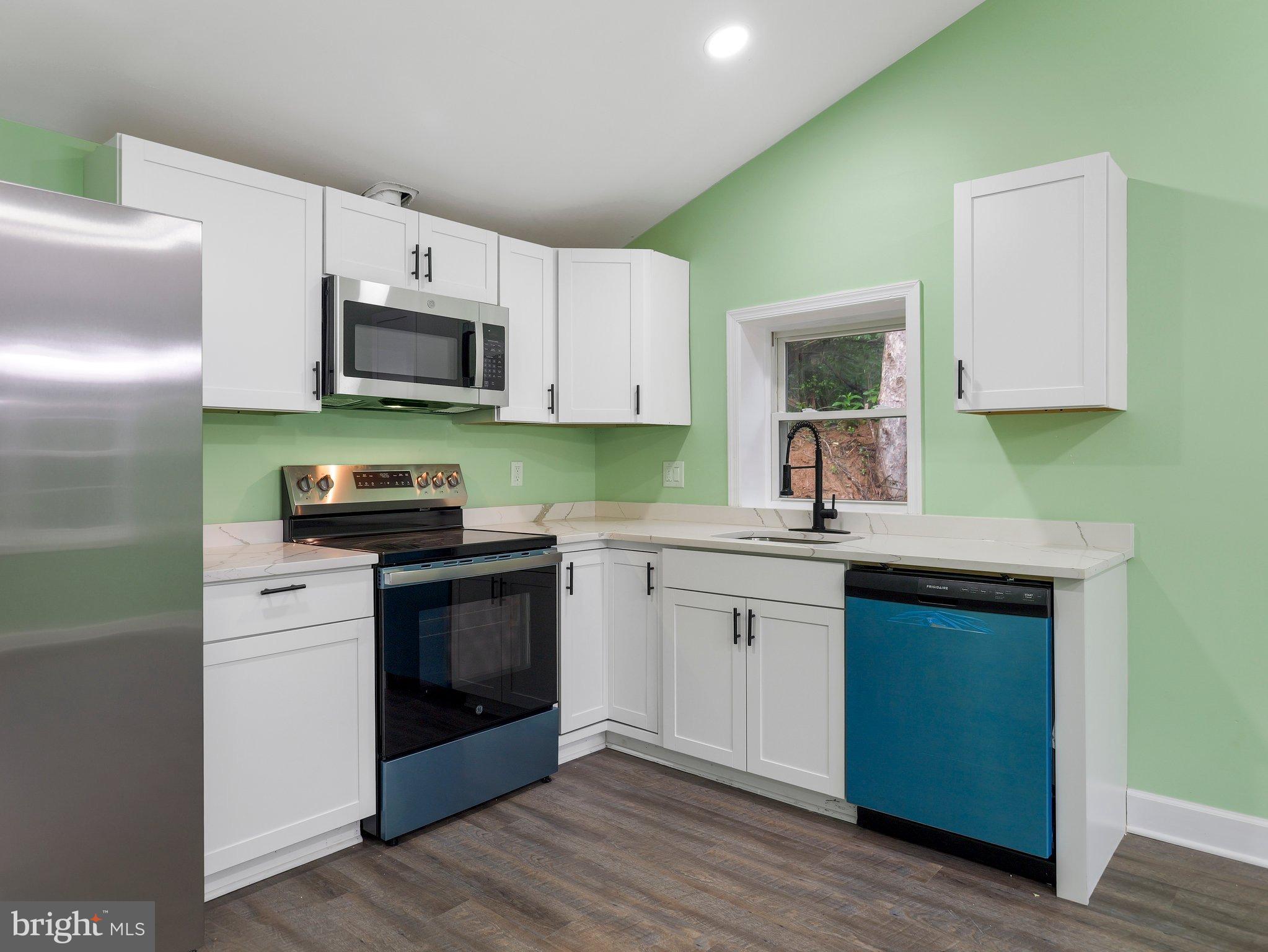 1712 SHENANDOAH RIVER DRIVE