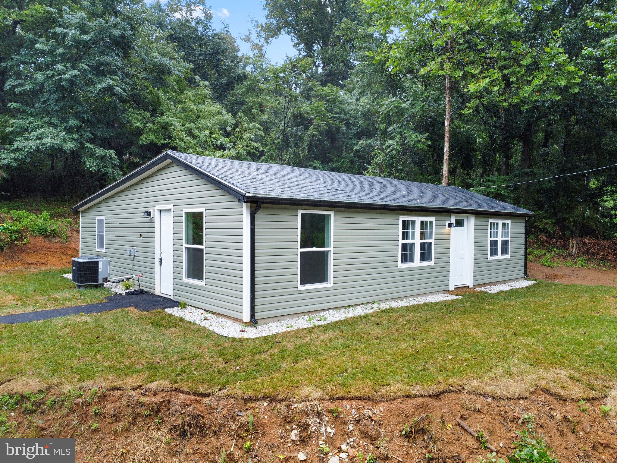 1712 SHENANDOAH RIVER DRIVE