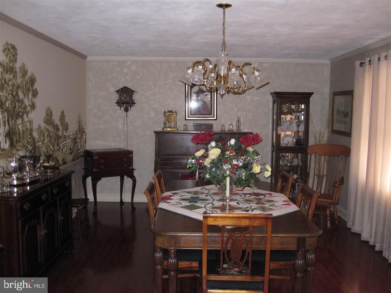 AMELYN GARDENS - Residential