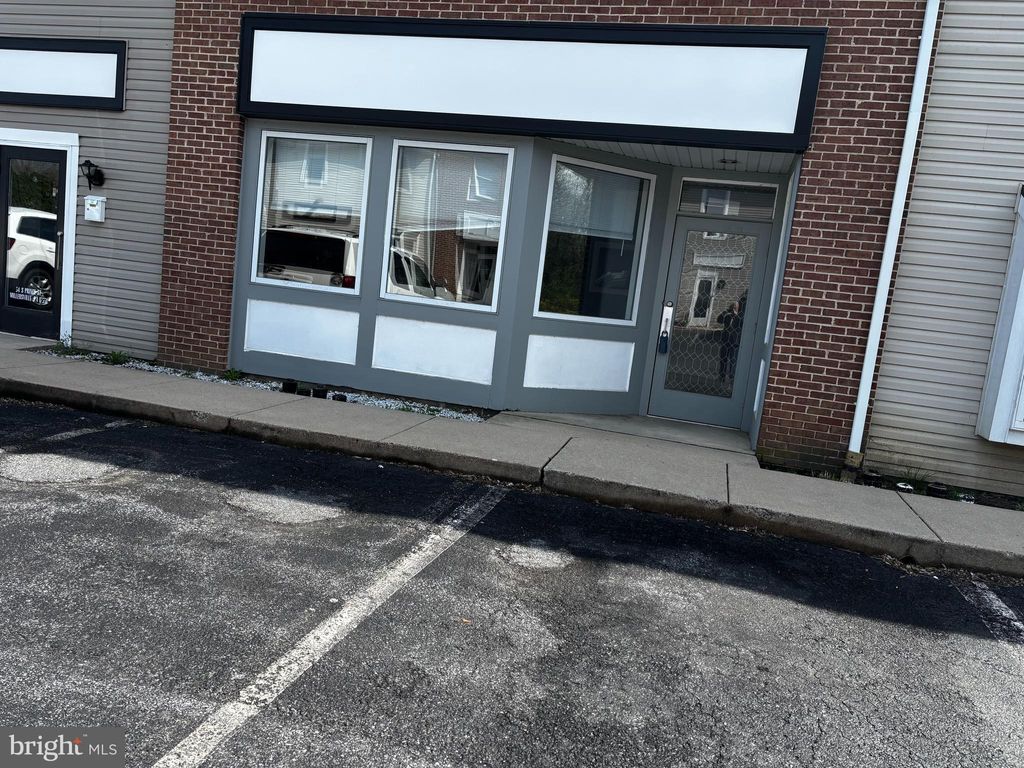 Photo of 32 S Prince Street, MILLERSVILLE, PA 17551 (MLS # PALA2082180)