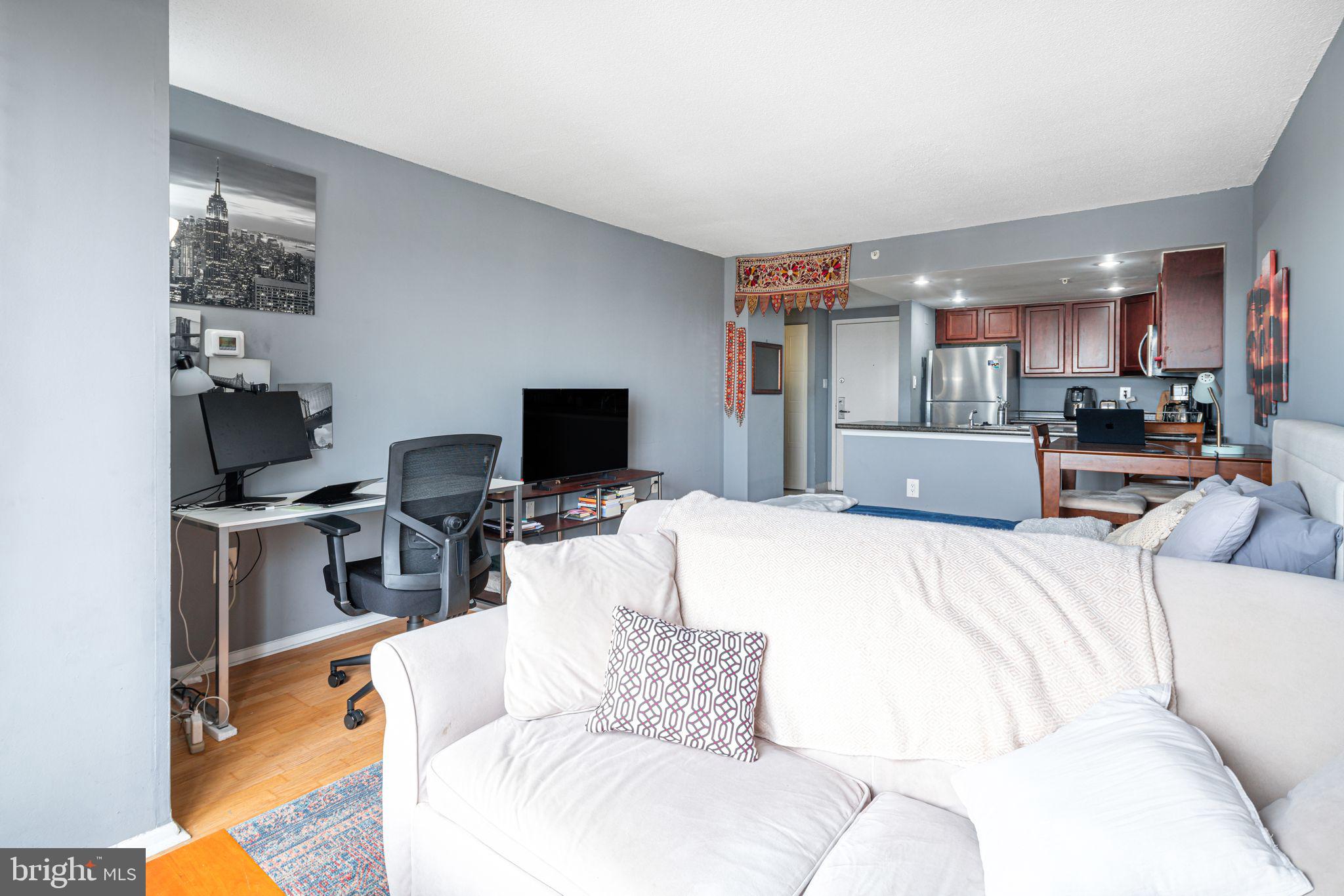 FAIRMOUNT - Residential