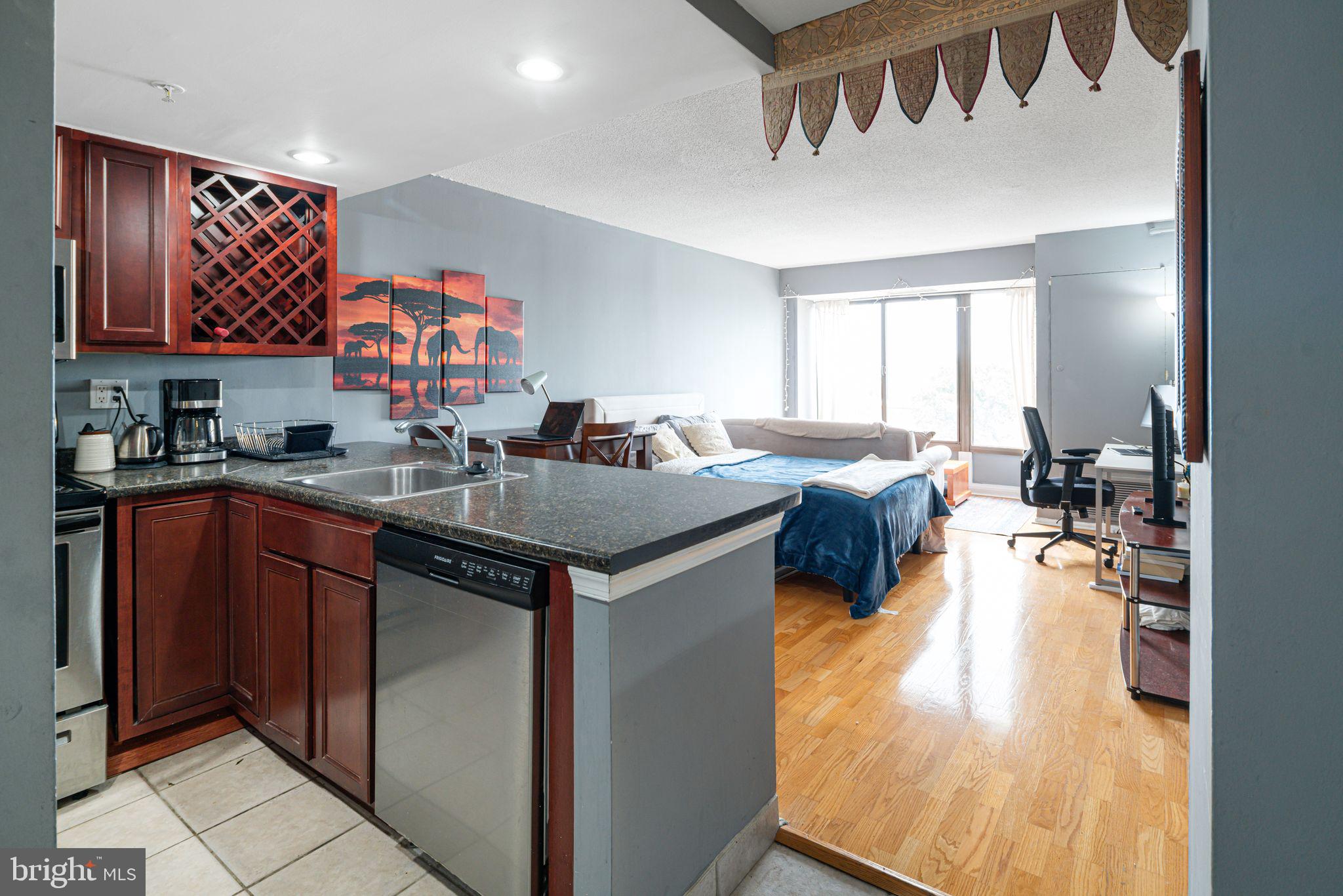 FAIRMOUNT - Residential