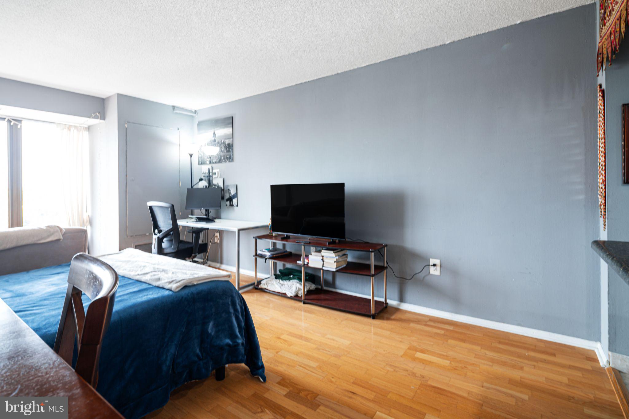 FAIRMOUNT - Residential