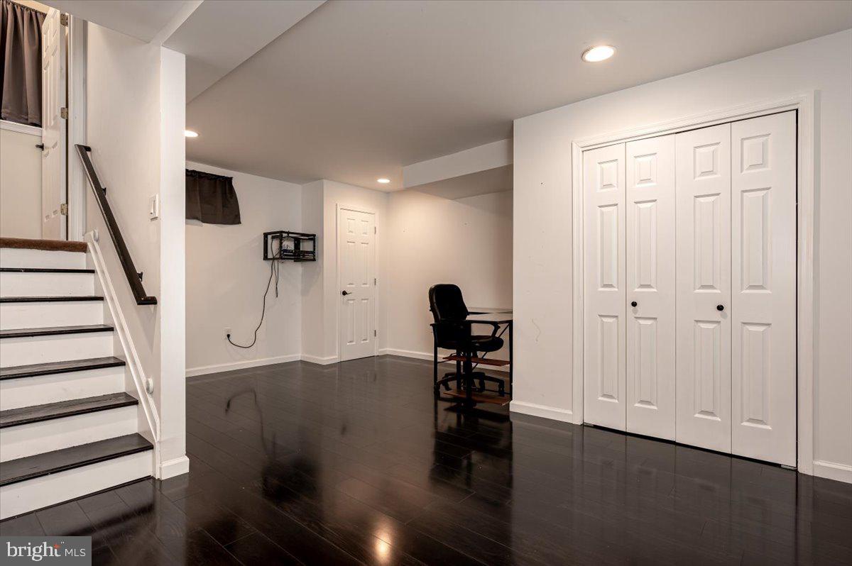 SHAMROCK MANOR - Residential